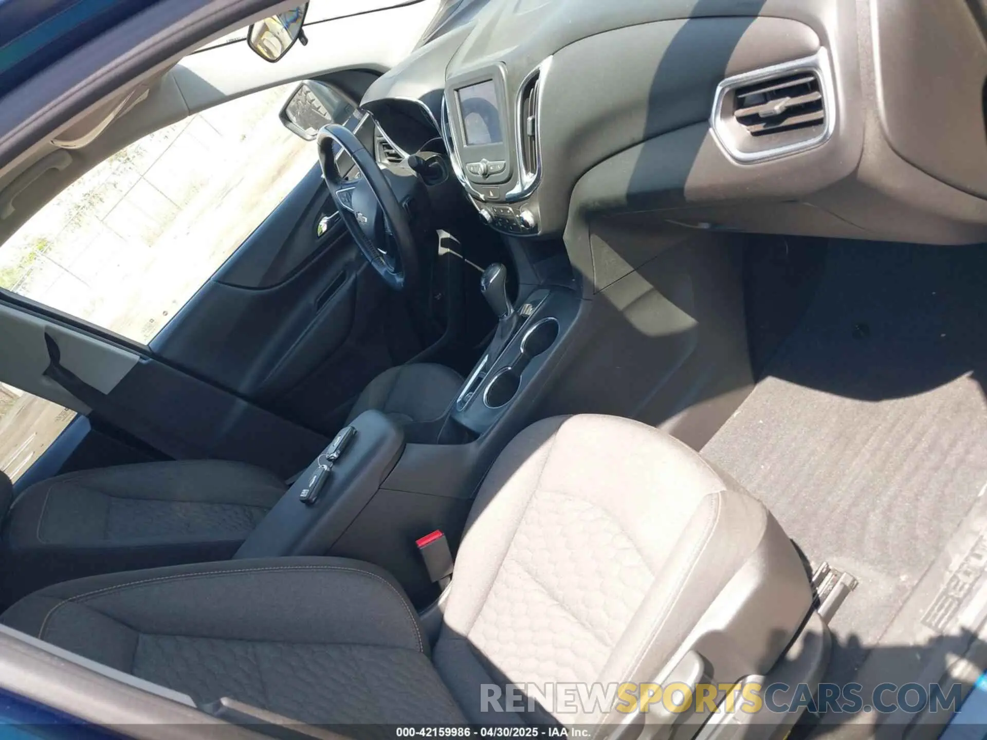 5 fotografías del automóvil dañado 2GNAXJEV7L6124991 CHEVROLET EQUINOX 2020