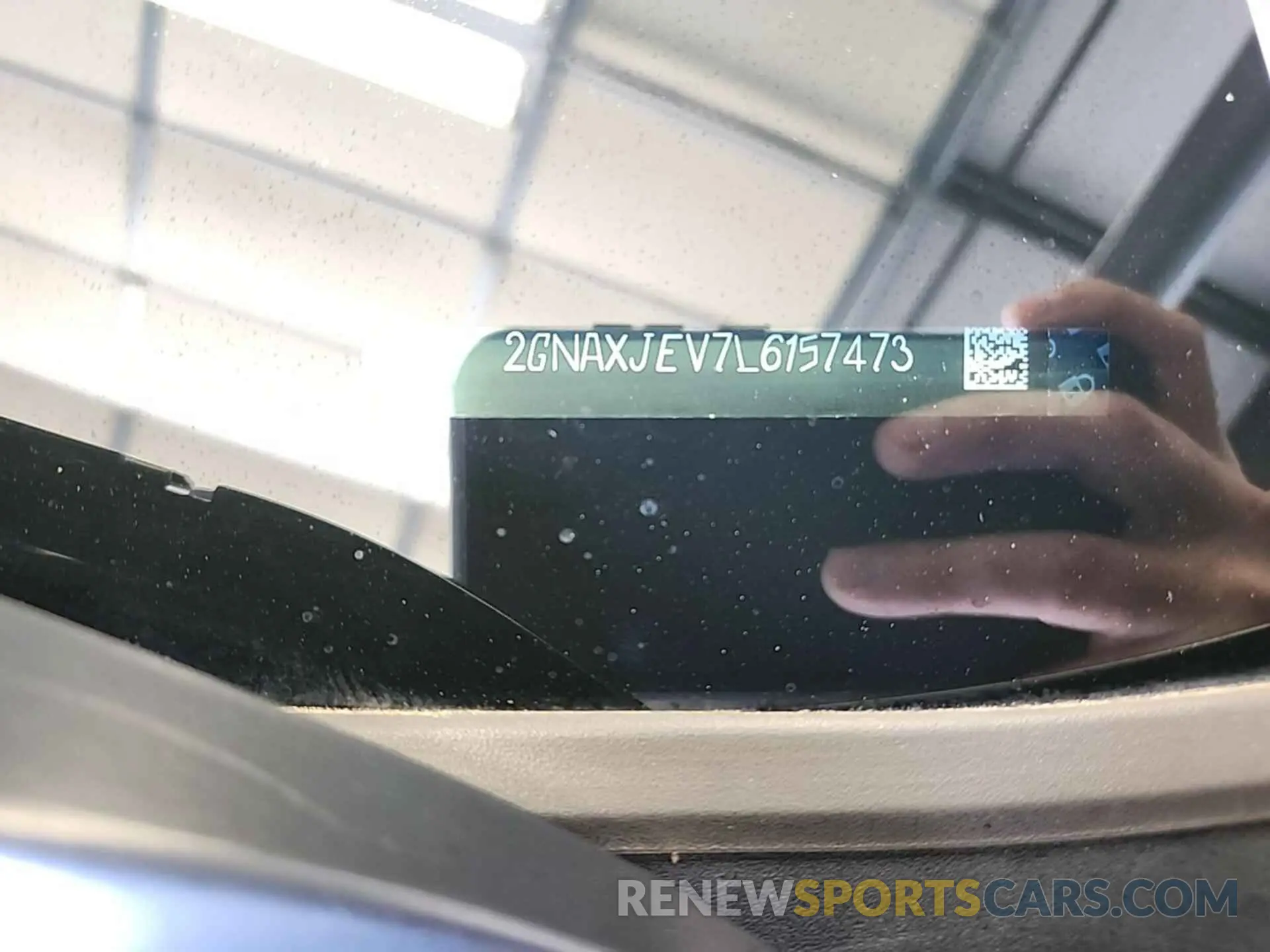 2 fotografías del automóvil dañado 2GNAXJEV7L6157473 CHEVROLET EQUINOX 2020