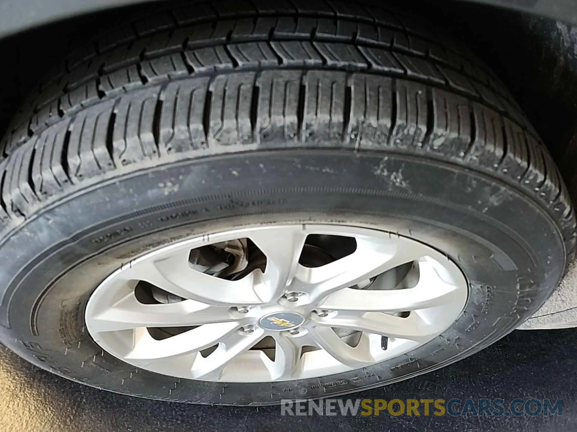 6 fotografías del automóvil dañado 2GNAXJEV7L6157473 CHEVROLET EQUINOX 2020