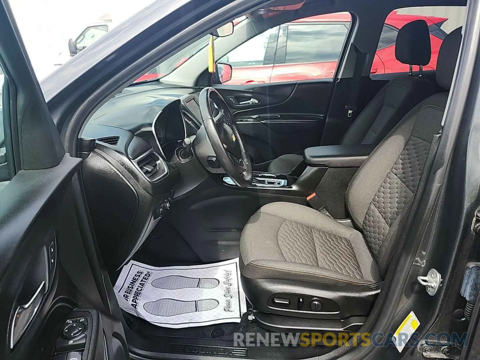 27 fotografías del automóvil dañado 2GNAXJEV7L6231331 CHEVROLET EQUINOX 2020