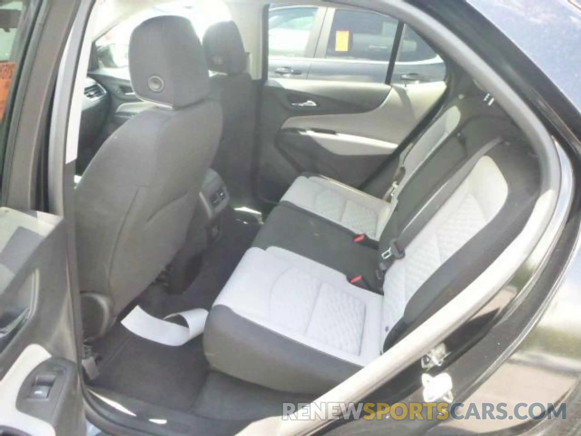 15 fotografías del automóvil dañado 2GNAXJEV7L6231748 CHEVROLET EQUINOX 2020