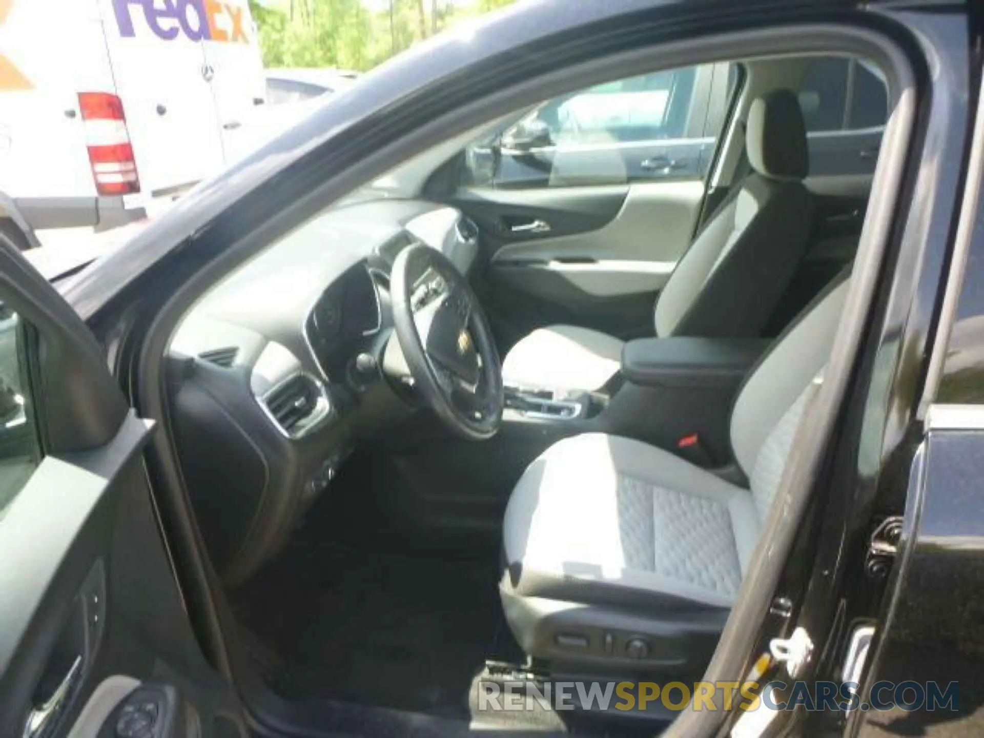 6 fotografías del automóvil dañado 2GNAXJEV7L6231748 CHEVROLET EQUINOX 2020