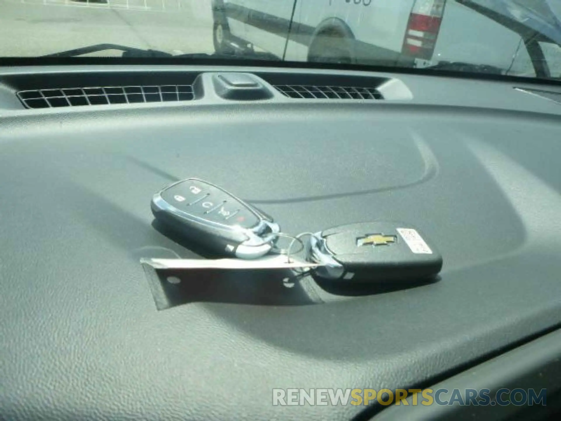 9 fotografías del automóvil dañado 2GNAXJEV7L6231748 CHEVROLET EQUINOX 2020