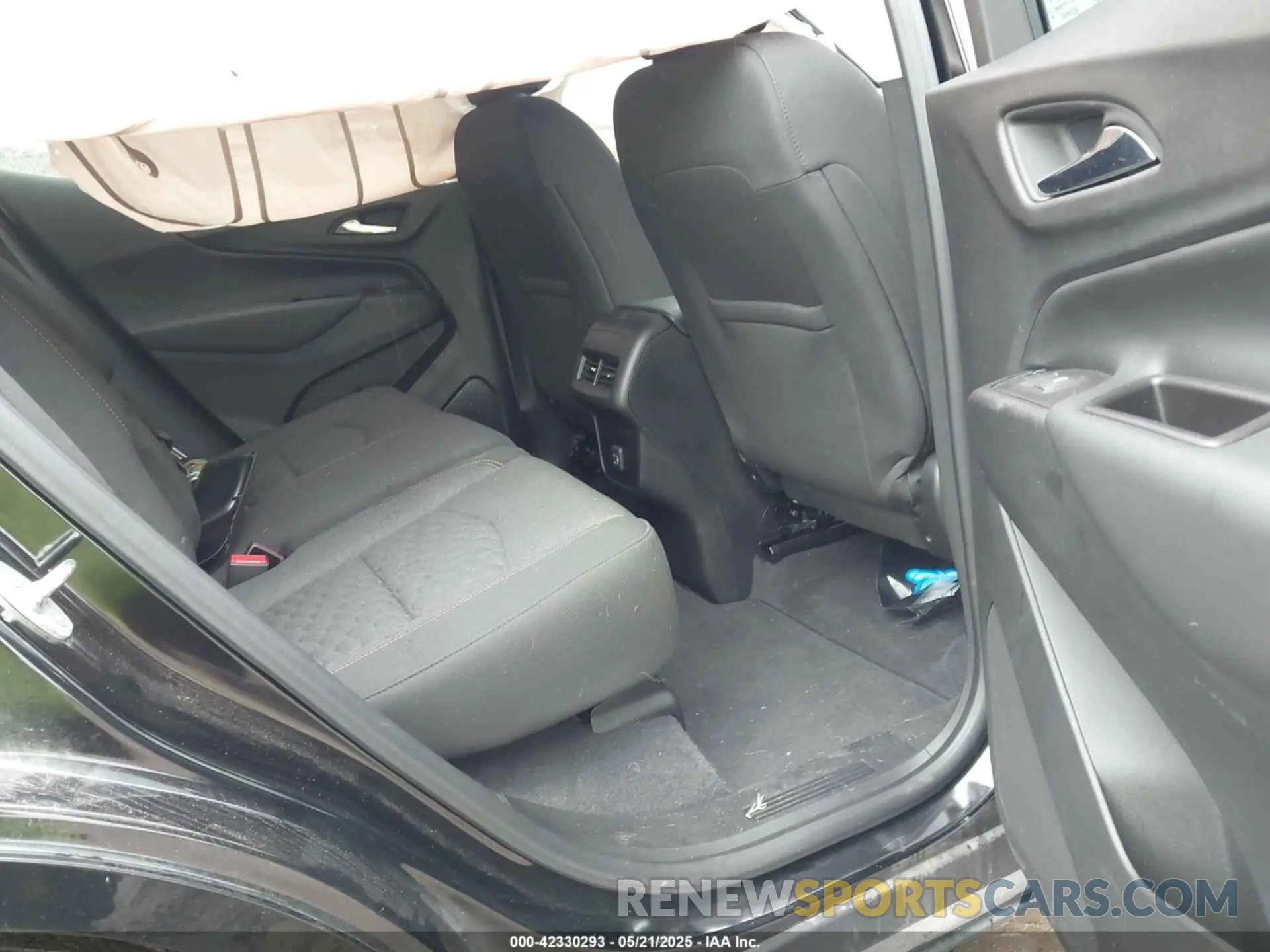8 fotografías del automóvil dañado 2GNAXJEV8L6108900 CHEVROLET EQUINOX 2020