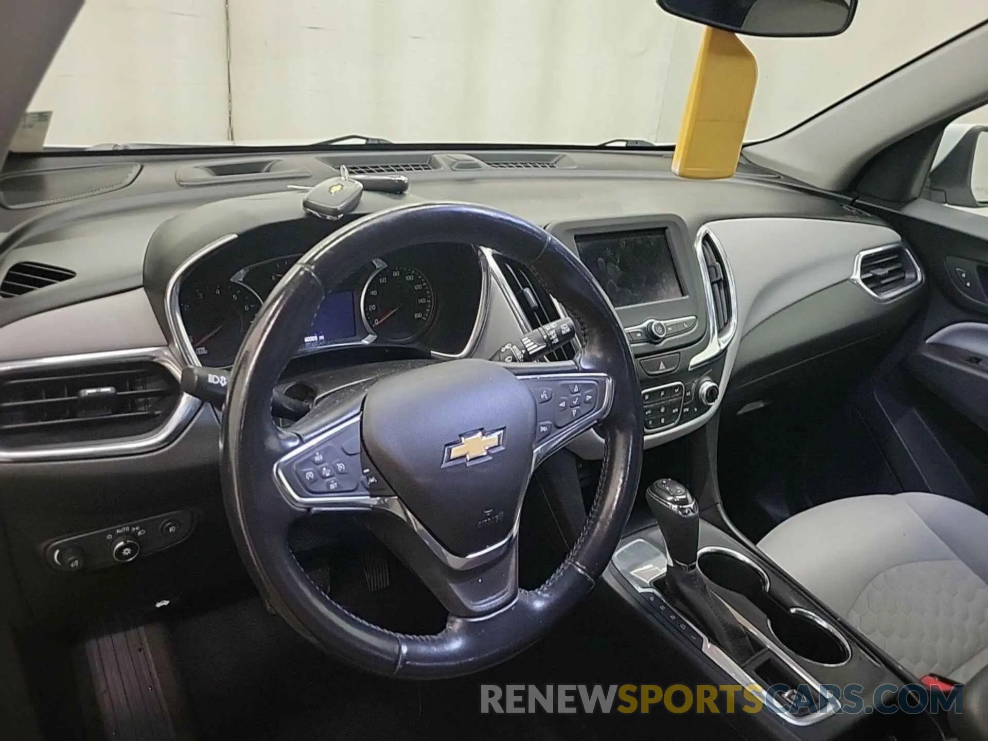 2 fotografías del automóvil dañado 2GNAXJEV8L6233511 CHEVROLET EQUINOX 2020
