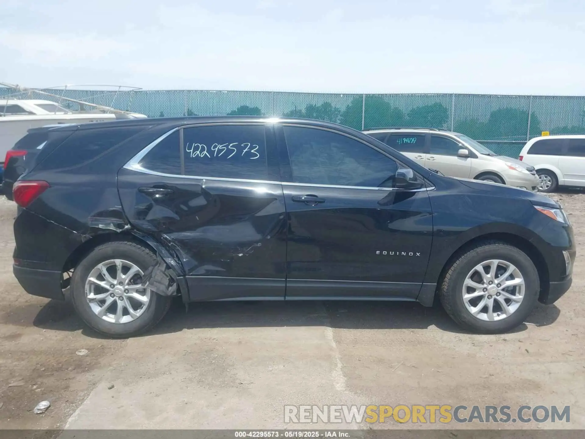 13 fotografías del automóvil dañado 2GNAXJEV9L6127505 CHEVROLET EQUINOX 2020