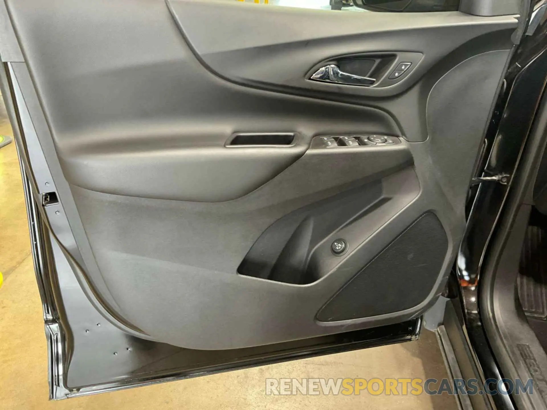 16 fotografías del automóvil dañado 2GNAXJEV9L6154610 CHEVROLET EQUINOX 2020
