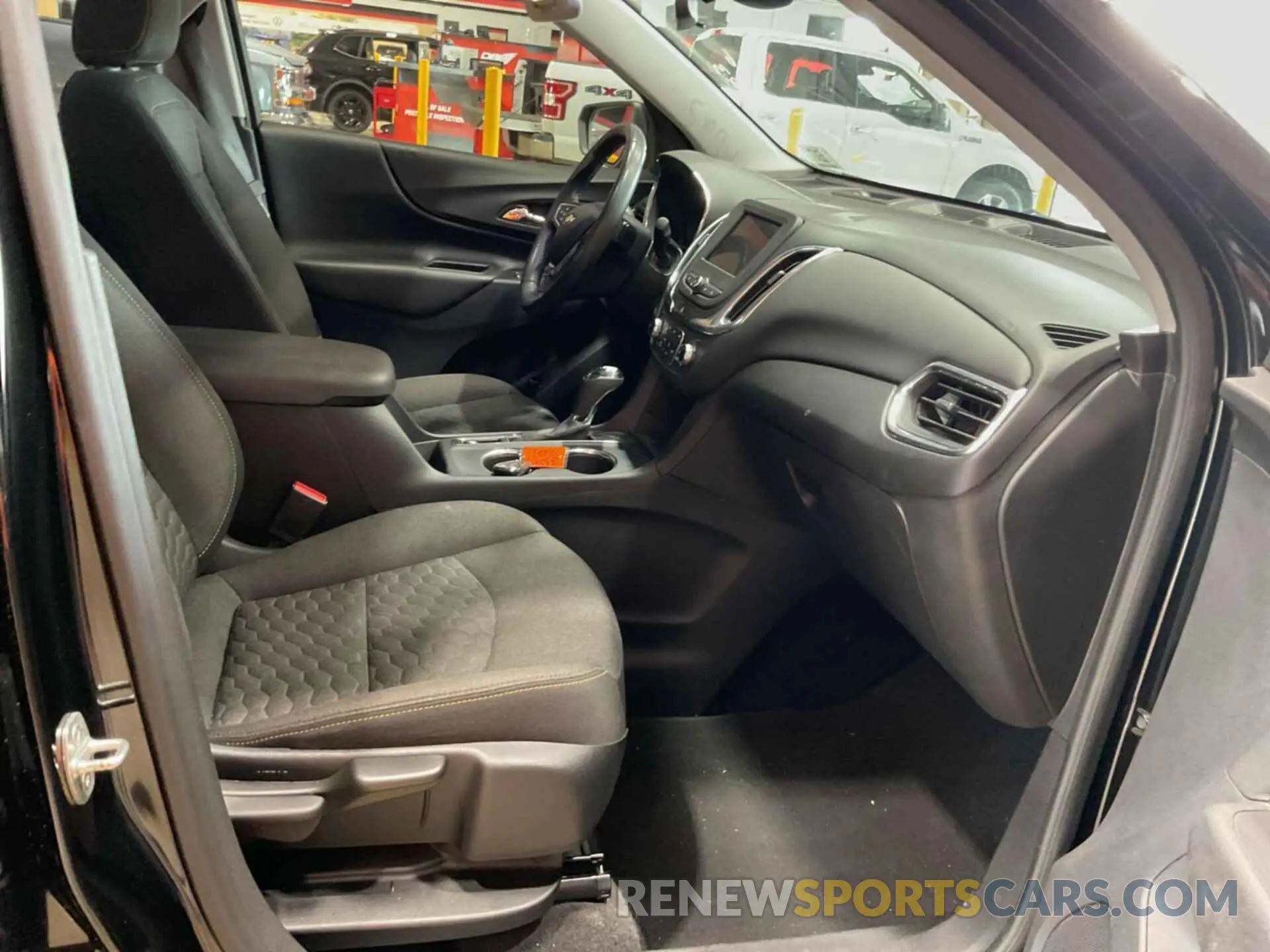 20 fotografías del automóvil dañado 2GNAXJEV9L6154610 CHEVROLET EQUINOX 2020