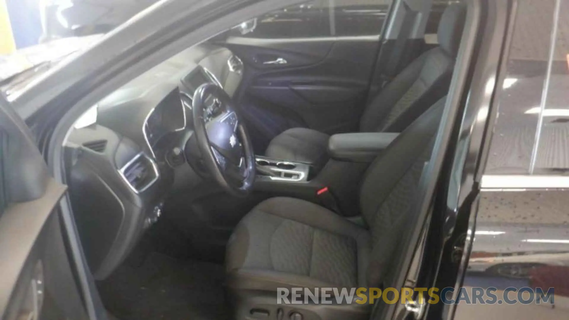 5 fotografías del automóvil dañado 2GNAXJEV9L6163534 CHEVROLET EQUINOX 2020