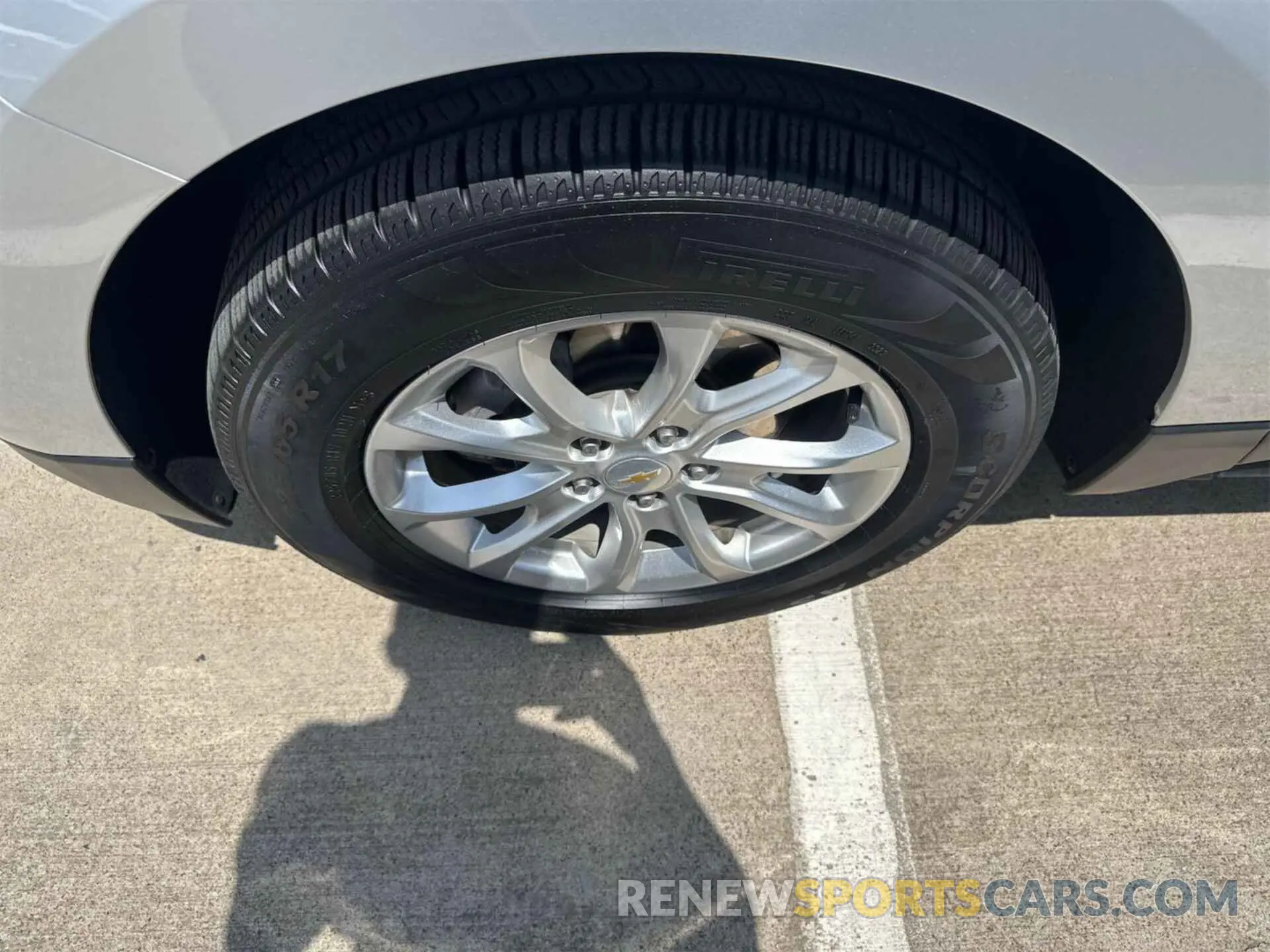 18 fotografías del automóvil dañado 2GNAXJEV9L6232562 CHEVROLET EQUINOX 2020
