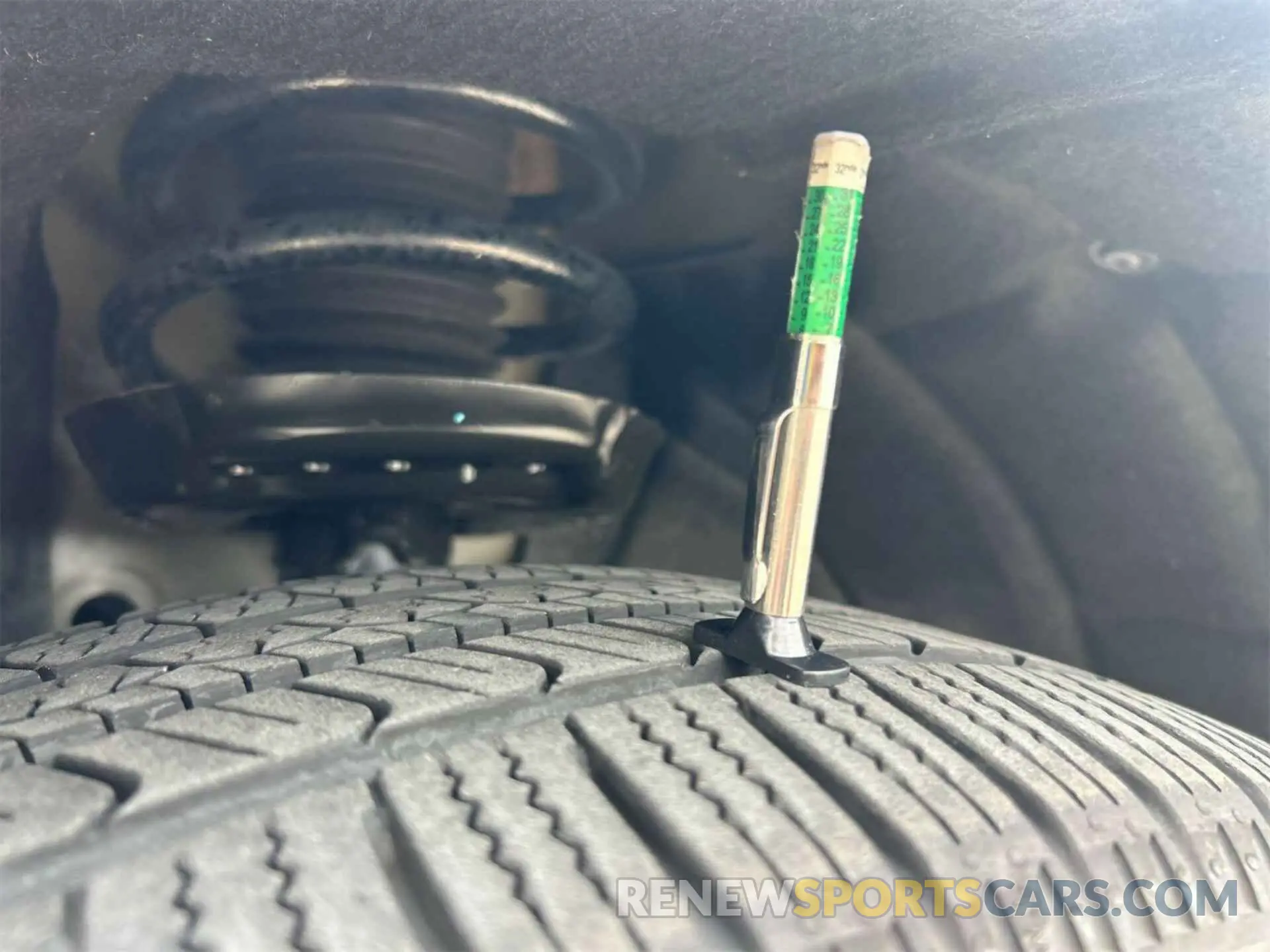 3 fotografías del automóvil dañado 2GNAXJEV9L6232562 CHEVROLET EQUINOX 2020