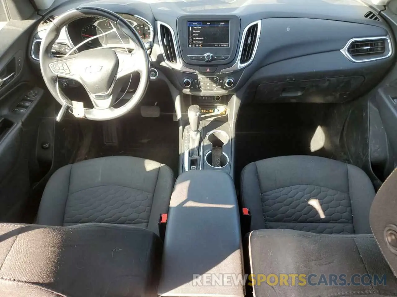 8 fotografías del automóvil dañado 2GNAXJEVXL6120160 CHEVROLET EQUINOX 2020