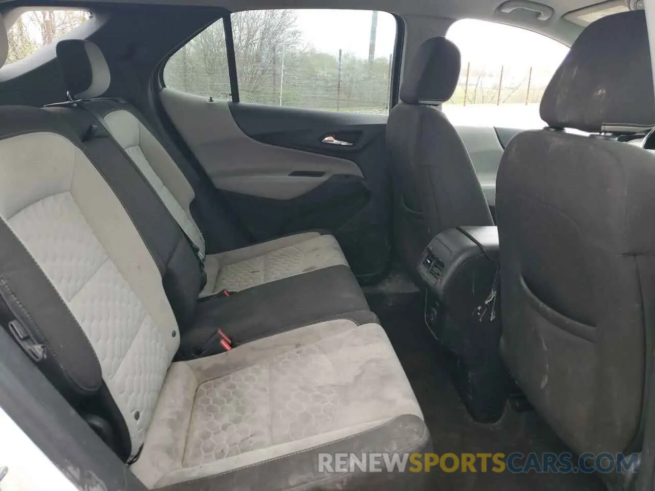 11 fotografías del automóvil dañado 2GNAXJEVXL6130252 CHEVROLET EQUINOX 2020