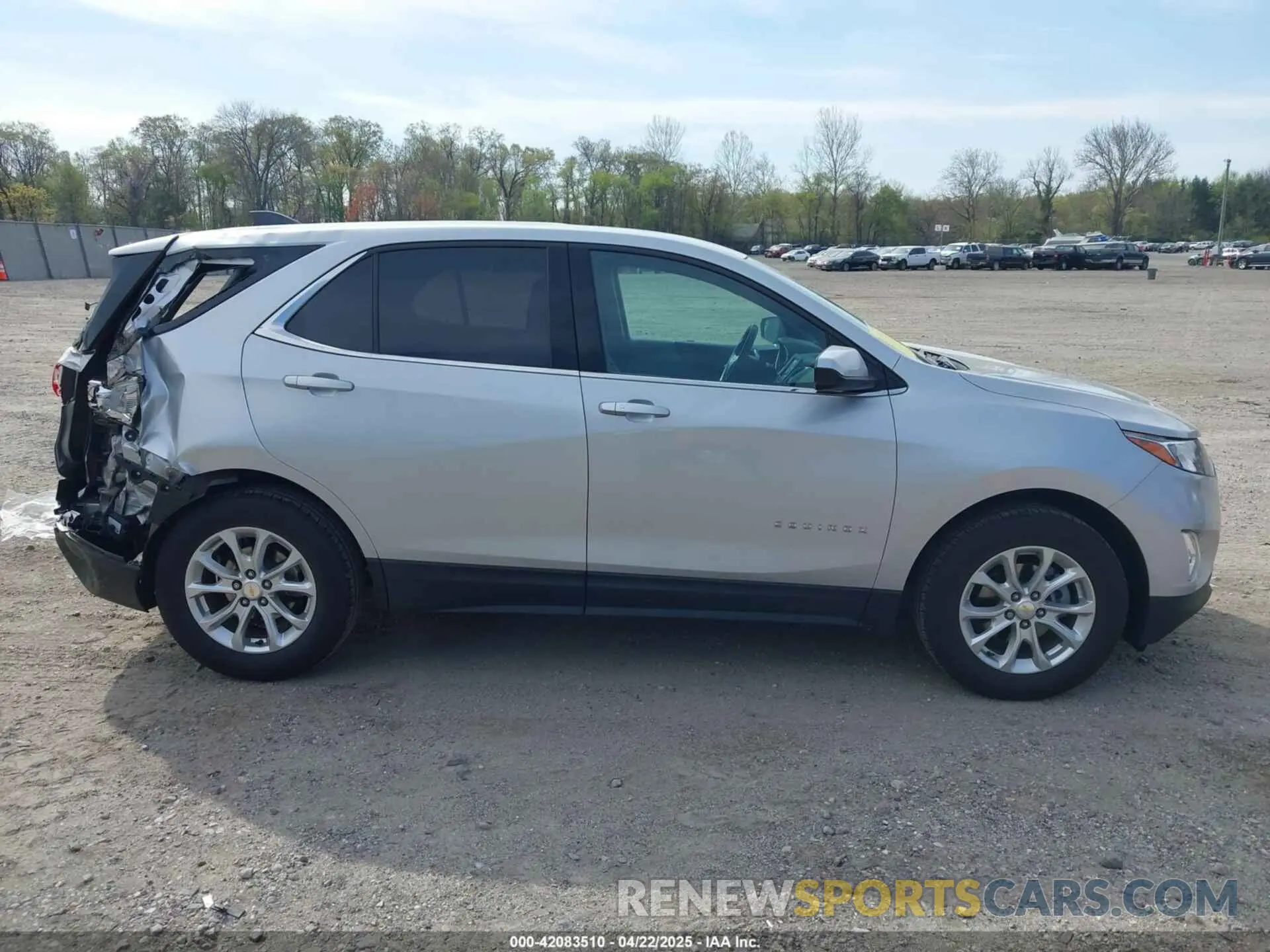 13 fotografías del automóvil dañado 2GNAXJEVXL6132843 CHEVROLET EQUINOX 2020