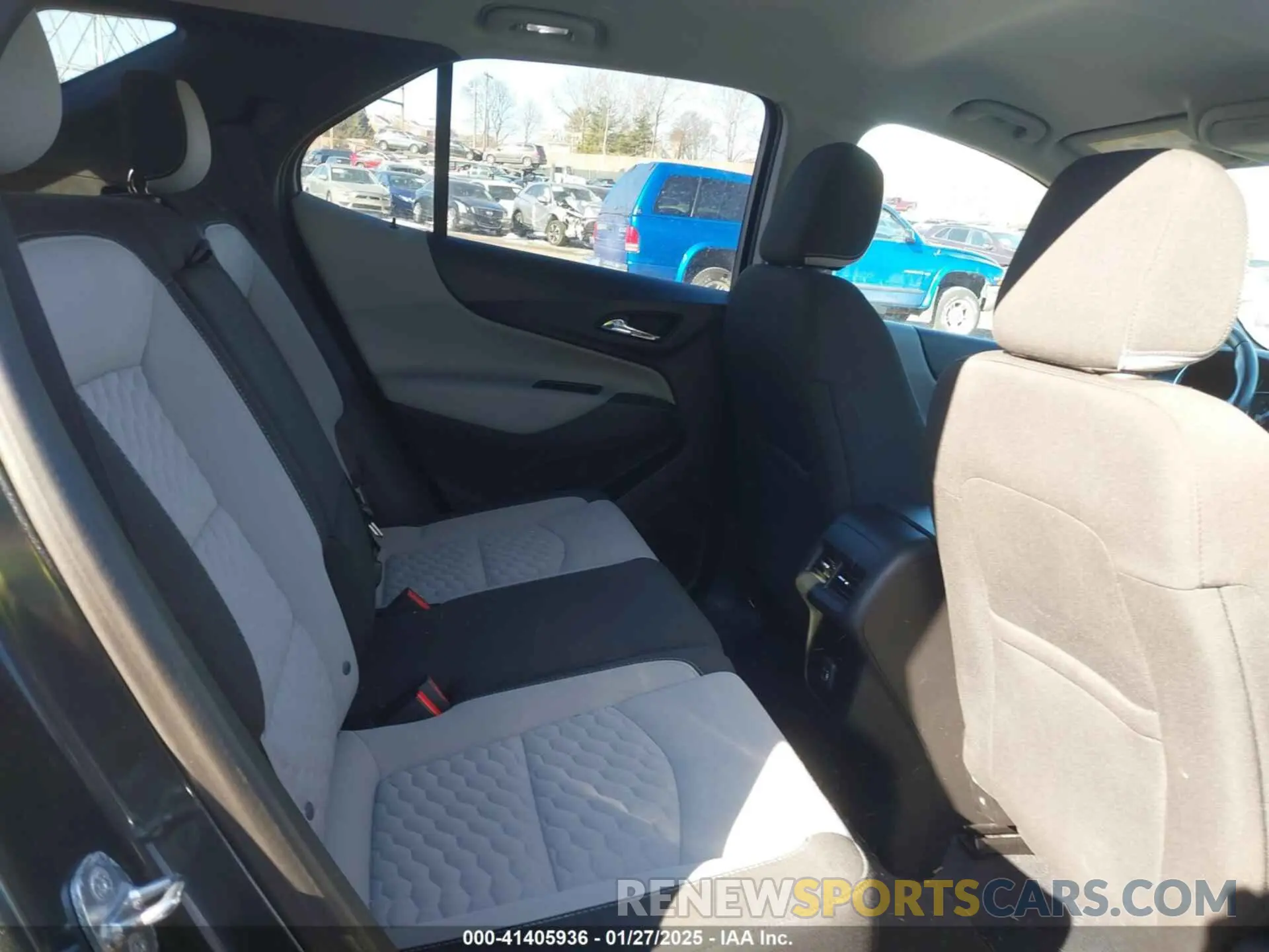 8 fotografías del automóvil dañado 2GNAXJEVXL6153594 CHEVROLET EQUINOX 2020