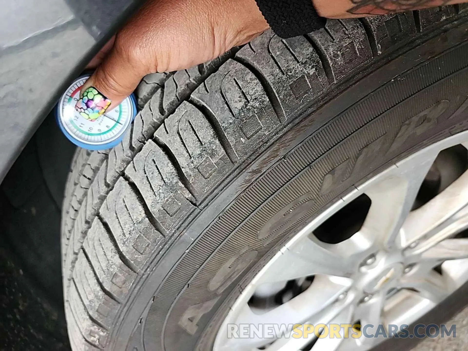 2 fotografías del automóvil dañado 2GNAXJEVXL6157774 CHEVROLET EQUINOX 2020