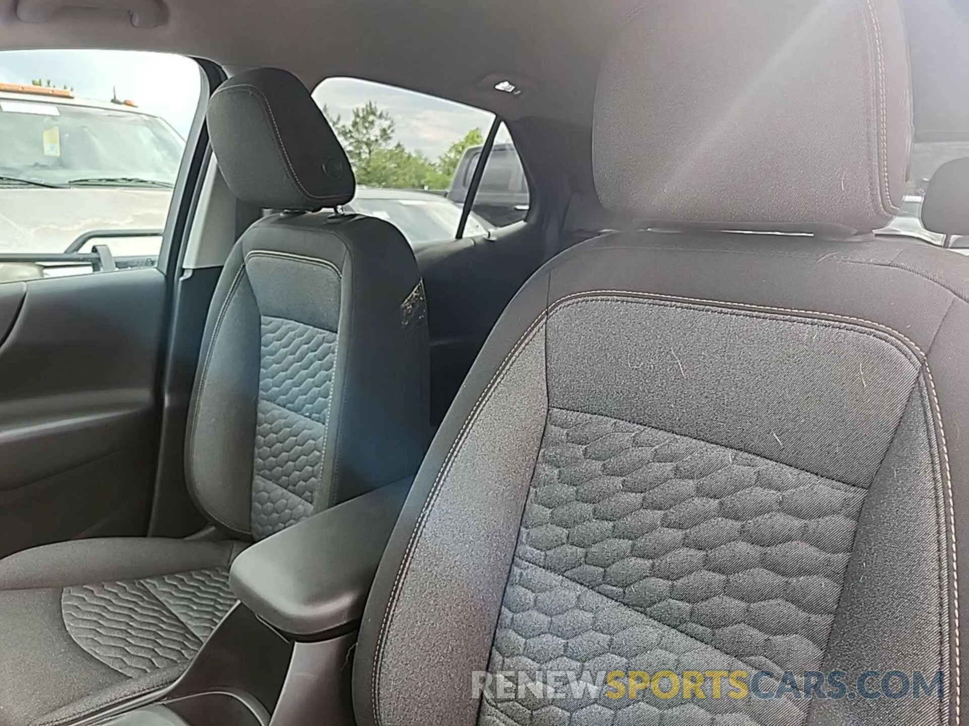 6 fotografías del automóvil dañado 2GNAXJEVXL6157774 CHEVROLET EQUINOX 2020