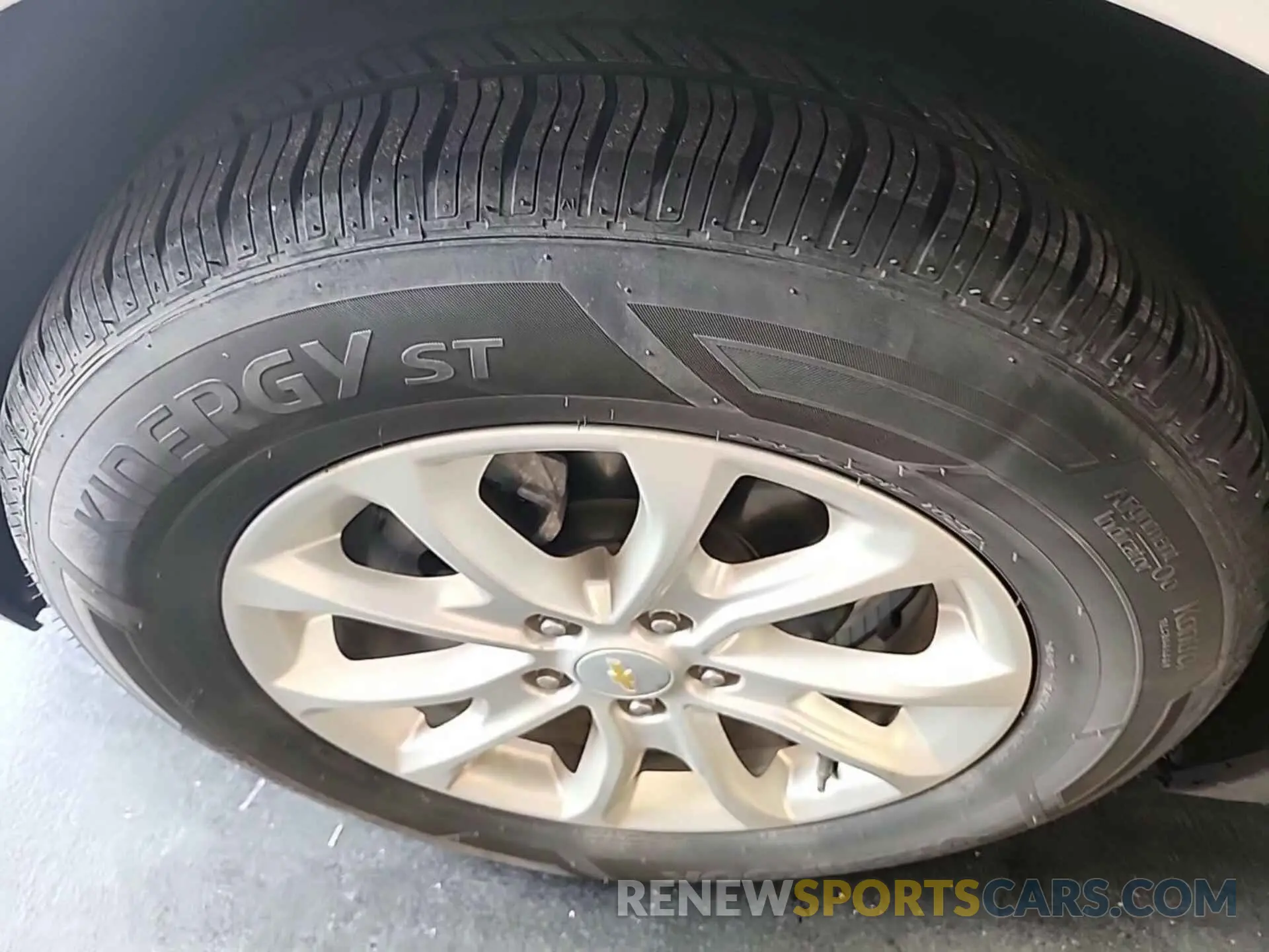 28 fotografías del automóvil dañado 2GNAXJEVXL6232232 CHEVROLET EQUINOX 2020