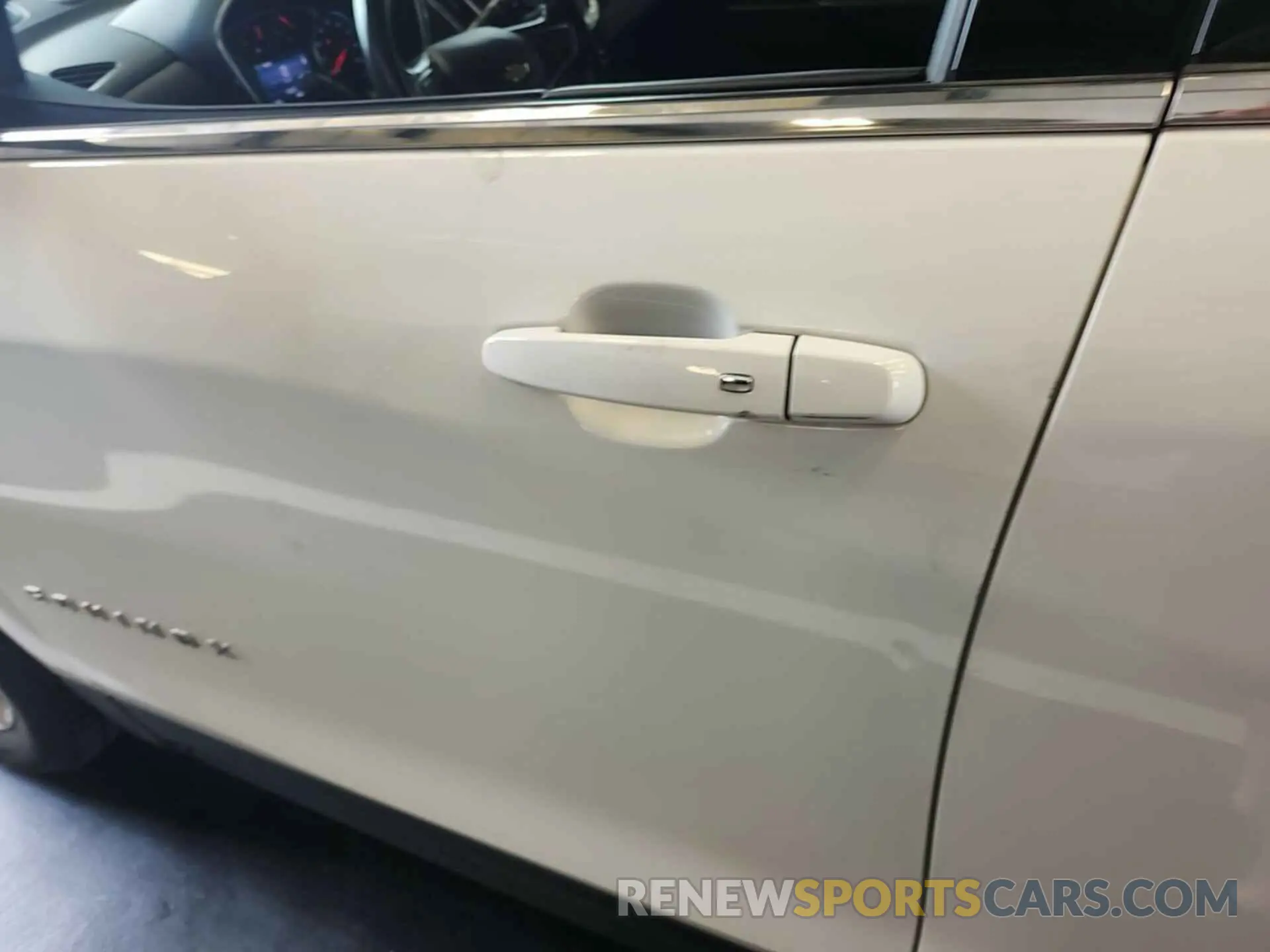 3 fotografías del automóvil dañado 2GNAXJEVXL6232232 CHEVROLET EQUINOX 2020