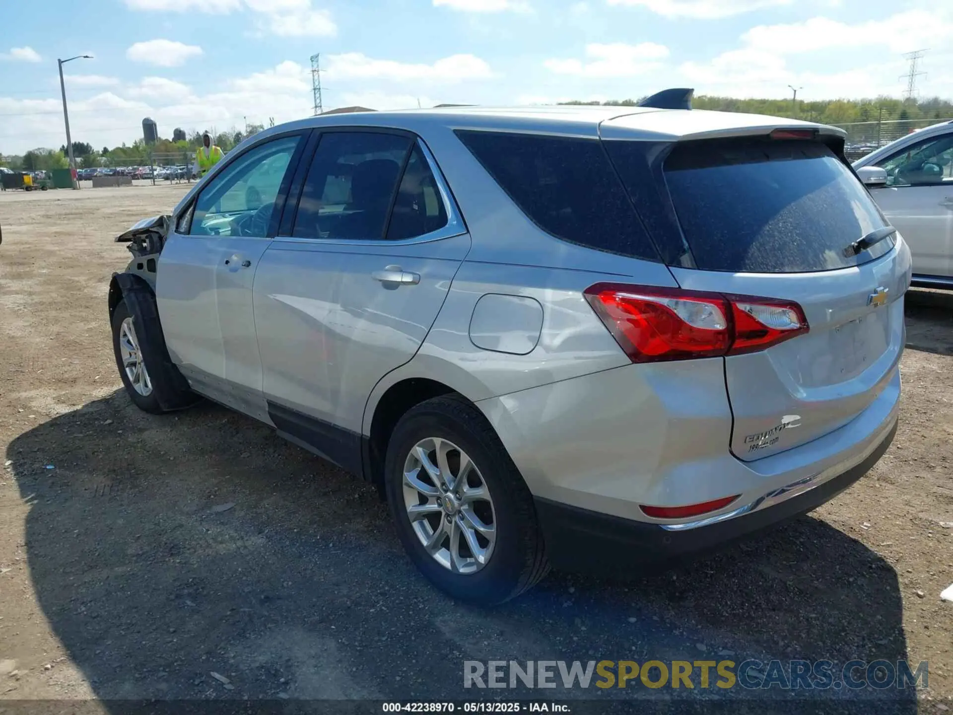 3 fotografías del automóvil dañado 2GNAXJEVXL6259463 CHEVROLET EQUINOX 2020