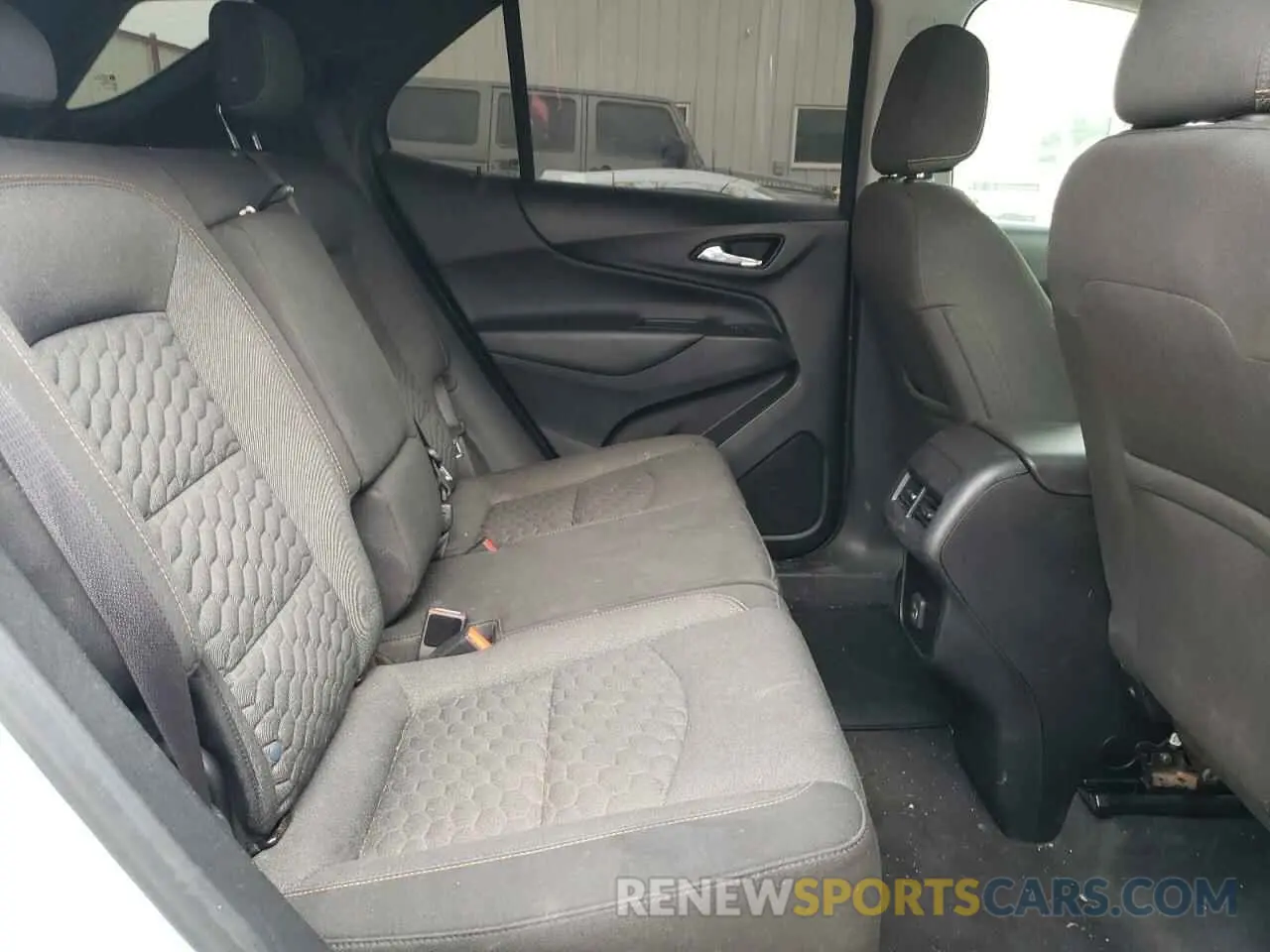10 fotografías del automóvil dañado 2GNAXKEV0L6107942 CHEVROLET EQUINOX 2020