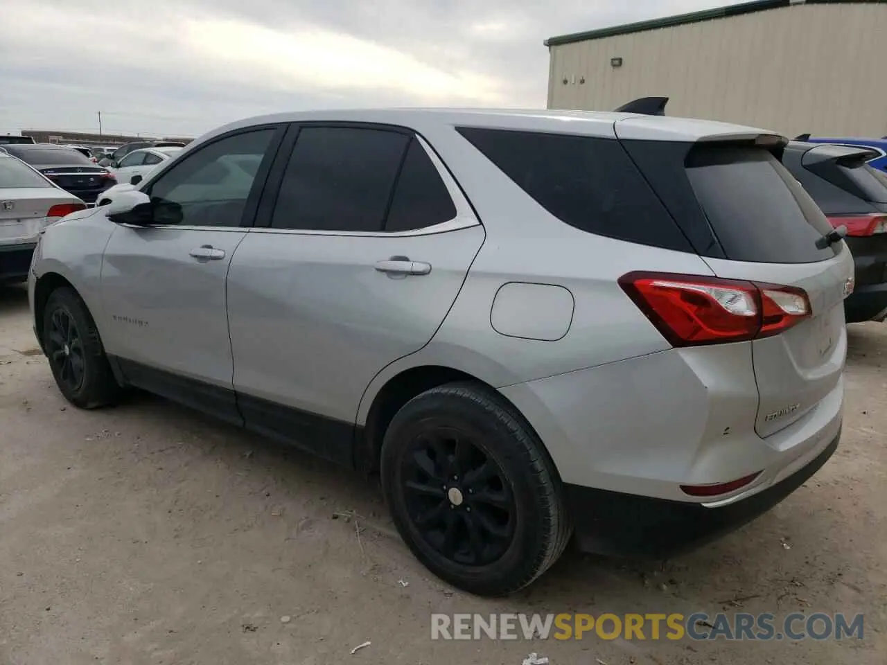 2 fotografías del automóvil dañado 2GNAXKEV0L6107942 CHEVROLET EQUINOX 2020