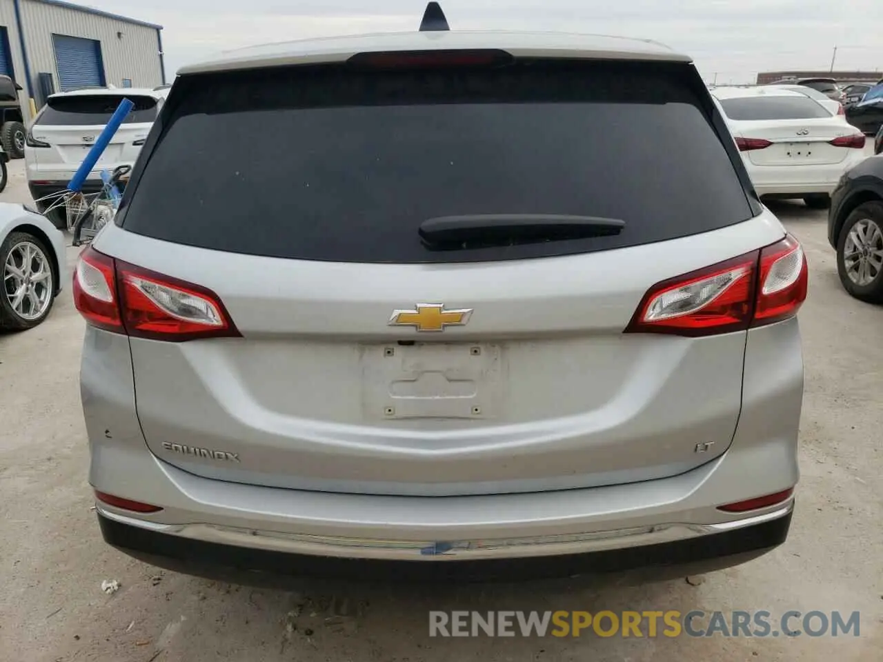 6 fotografías del automóvil dañado 2GNAXKEV0L6107942 CHEVROLET EQUINOX 2020