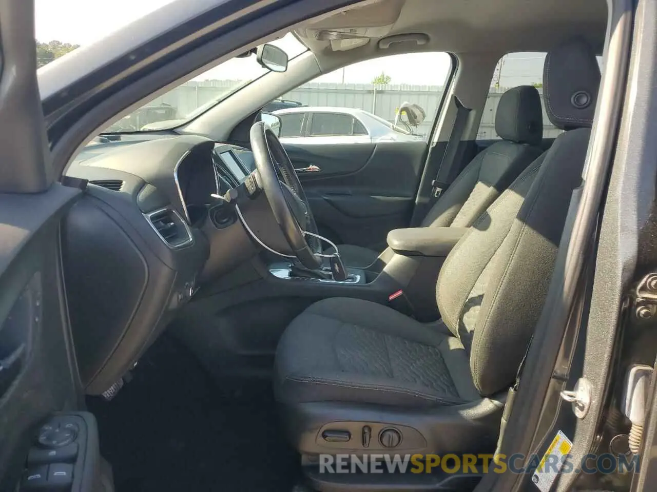 7 fotografías del automóvil dañado 2GNAXKEV0L6193625 CHEVROLET EQUINOX 2020
