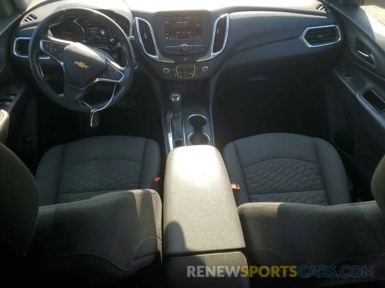 8 fotografías del automóvil dañado 2GNAXKEV0L6193625 CHEVROLET EQUINOX 2020