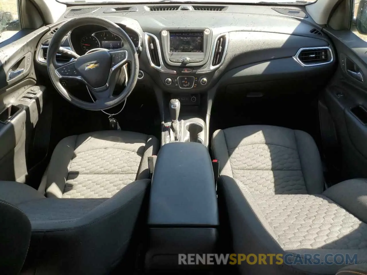 8 fotografías del automóvil dañado 2GNAXKEV1L6211405 CHEVROLET EQUINOX 2020