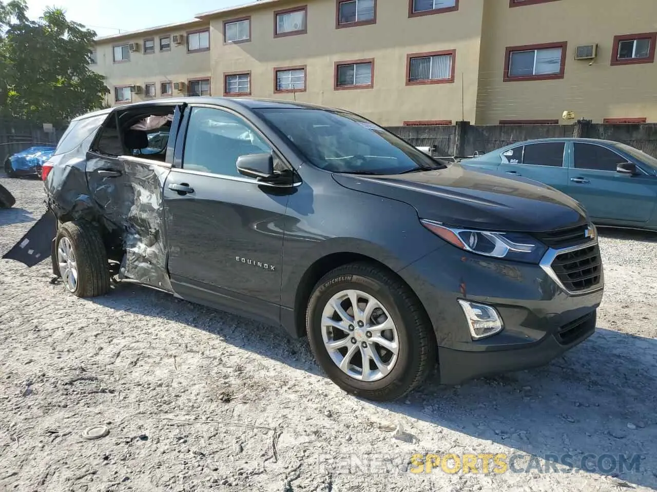 4 fotografías del automóvil dañado 2GNAXKEV1L6266078 CHEVROLET EQUINOX 2020