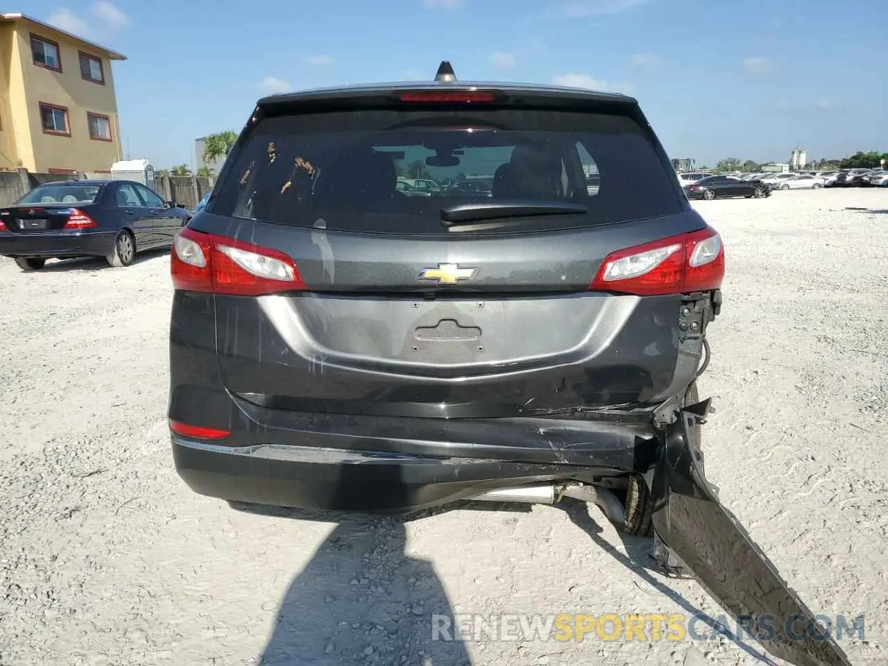 6 fotografías del automóvil dañado 2GNAXKEV1L6266078 CHEVROLET EQUINOX 2020