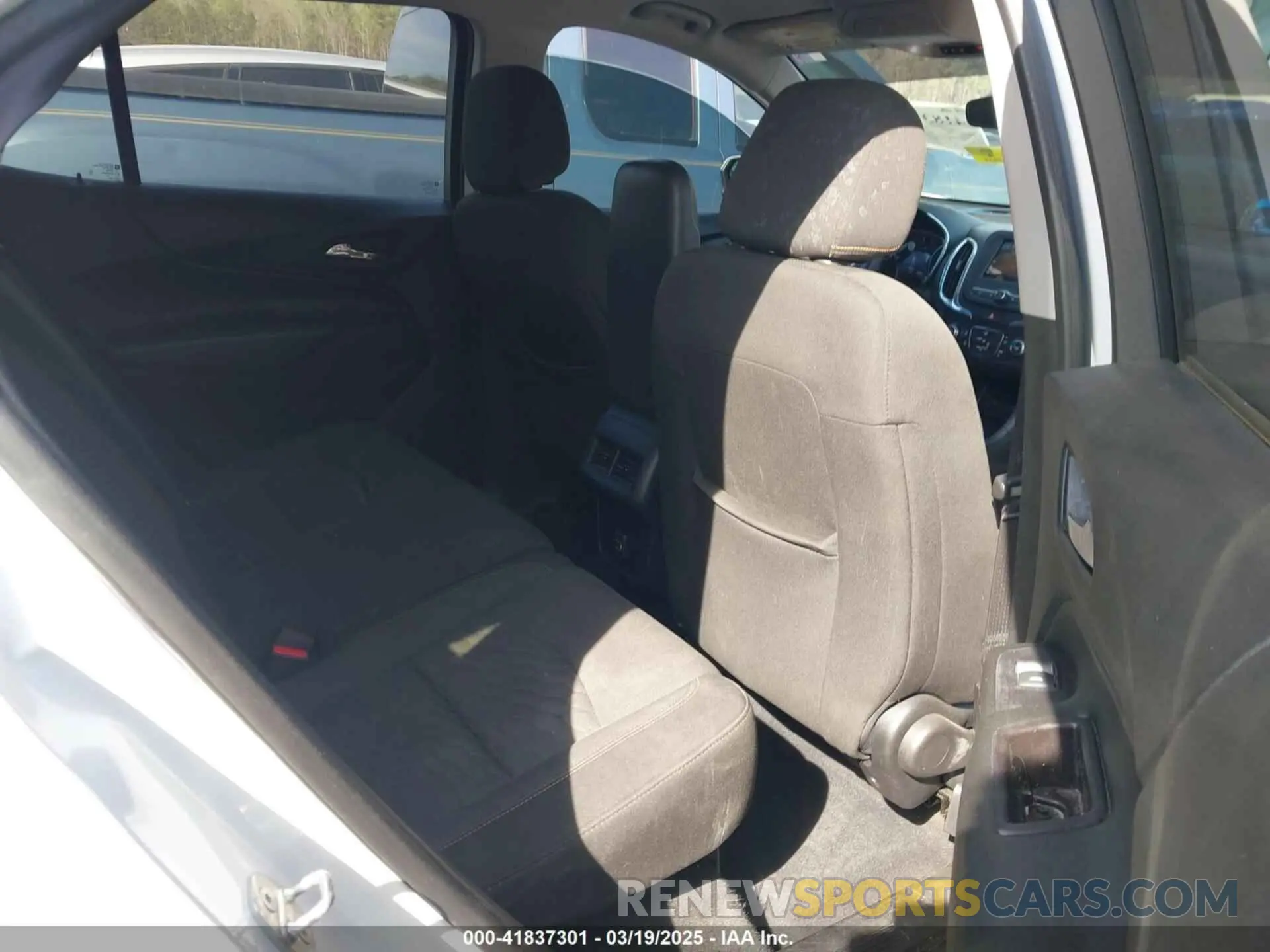 8 fotografías del automóvil dañado 2GNAXKEV2L6170198 CHEVROLET EQUINOX 2020