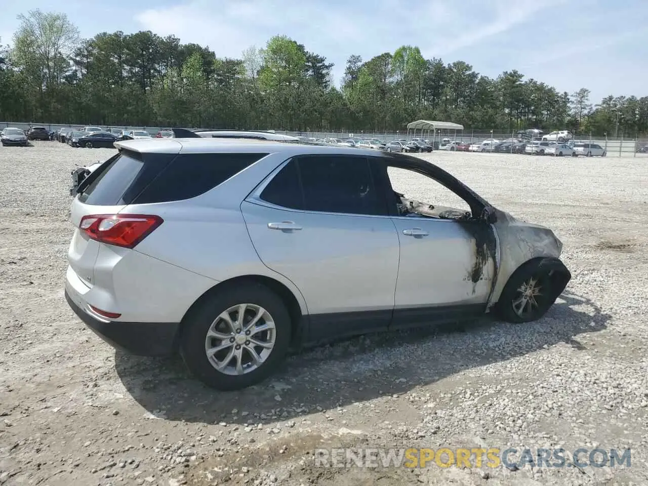 3 fotografías del automóvil dañado 2GNAXKEV2L6226107 CHEVROLET EQUINOX 2020