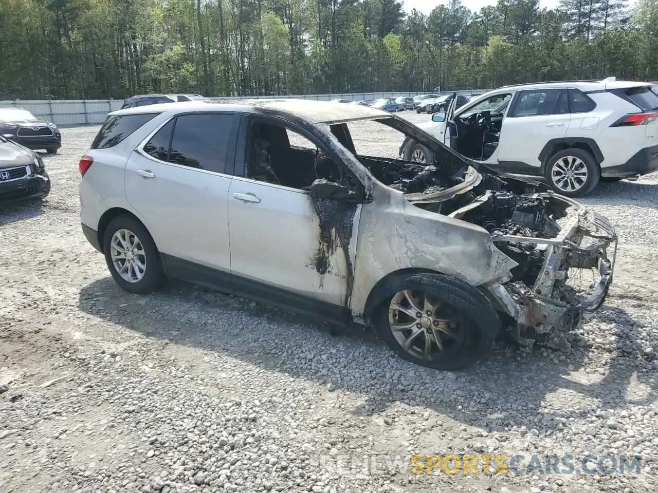 4 fotografías del automóvil dañado 2GNAXKEV2L6226107 CHEVROLET EQUINOX 2020
