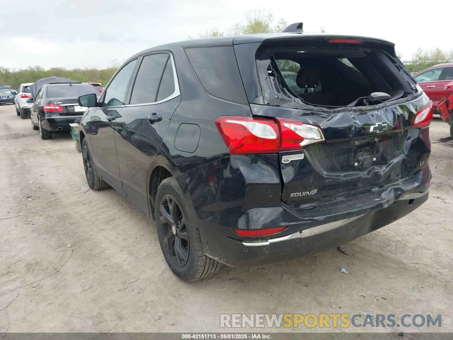 3 fotografías del automóvil dañado 2GNAXKEV3L6100175 CHEVROLET EQUINOX 2020