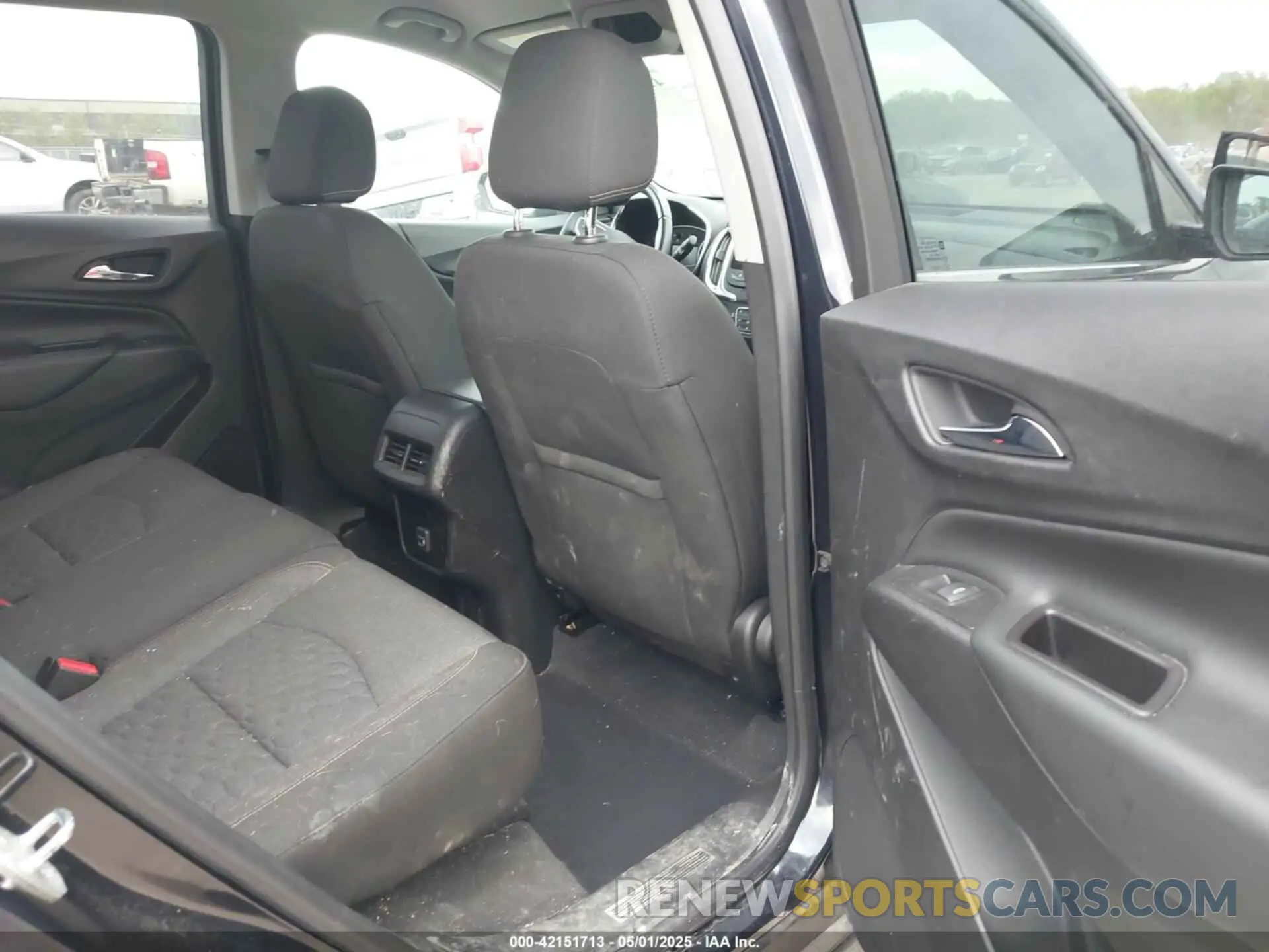 8 fotografías del automóvil dañado 2GNAXKEV3L6100175 CHEVROLET EQUINOX 2020
