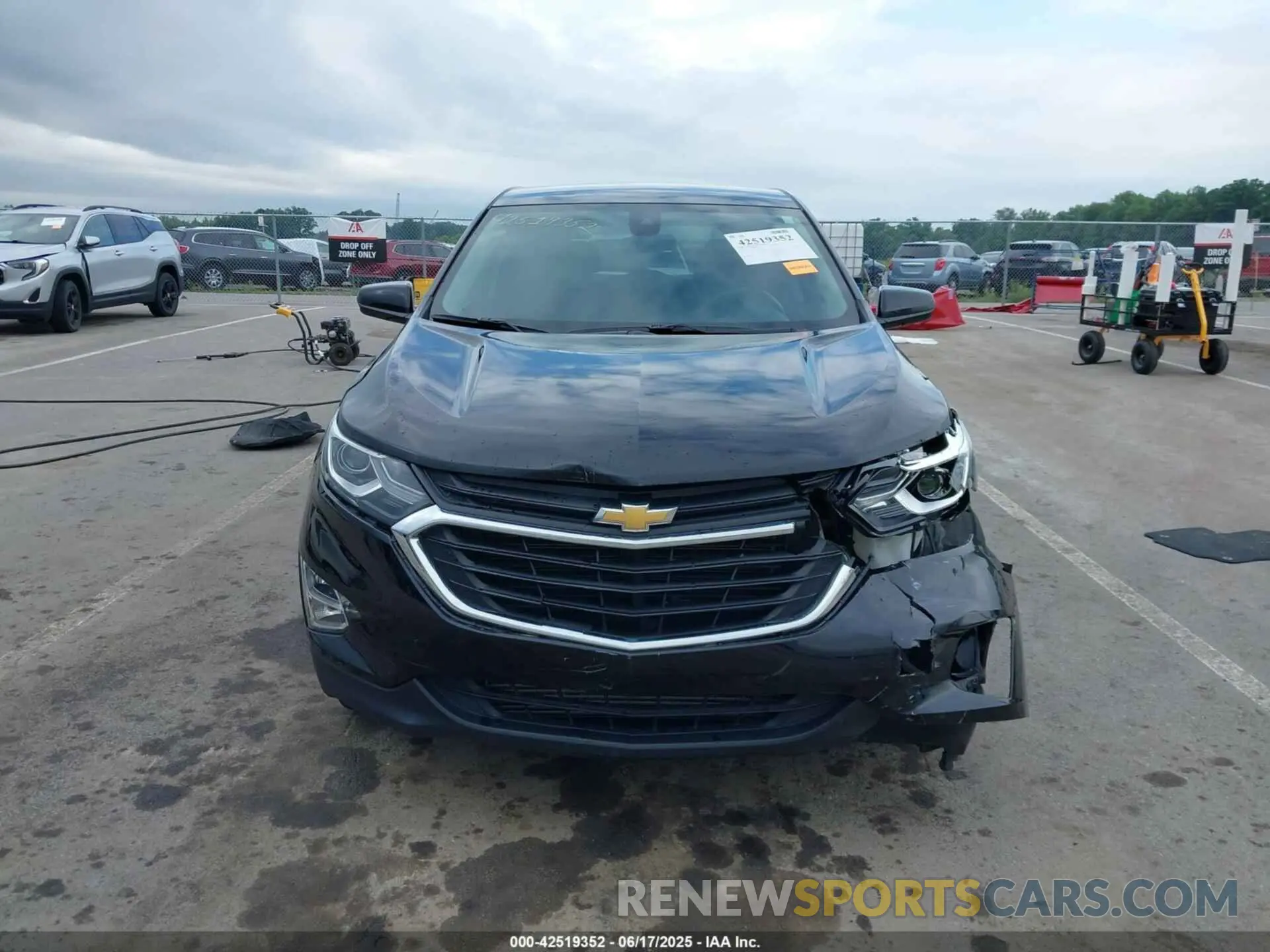 12 fotografías del automóvil dañado 2GNAXKEV3L6195126 CHEVROLET EQUINOX 2020