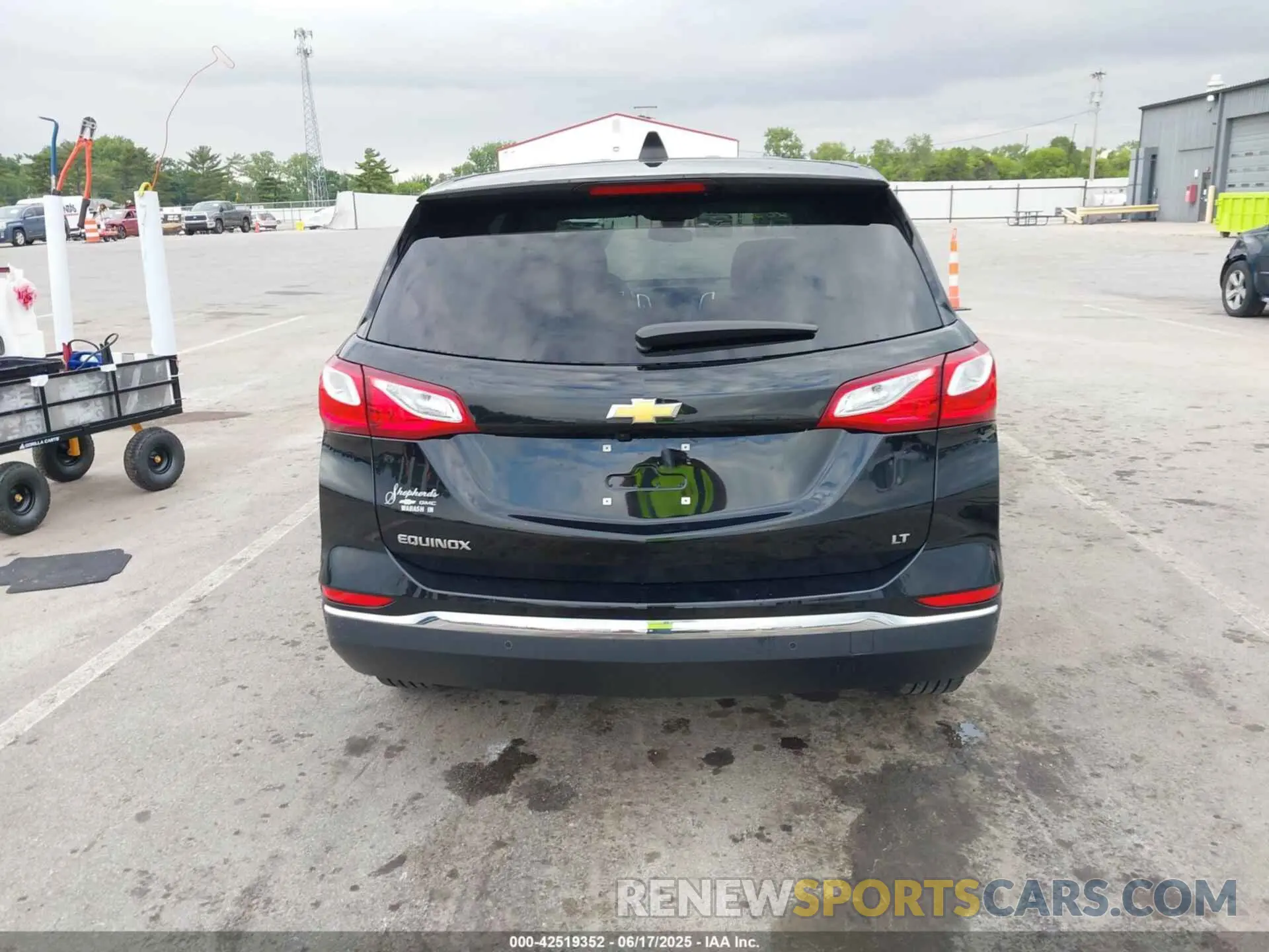 16 fotografías del automóvil dañado 2GNAXKEV3L6195126 CHEVROLET EQUINOX 2020
