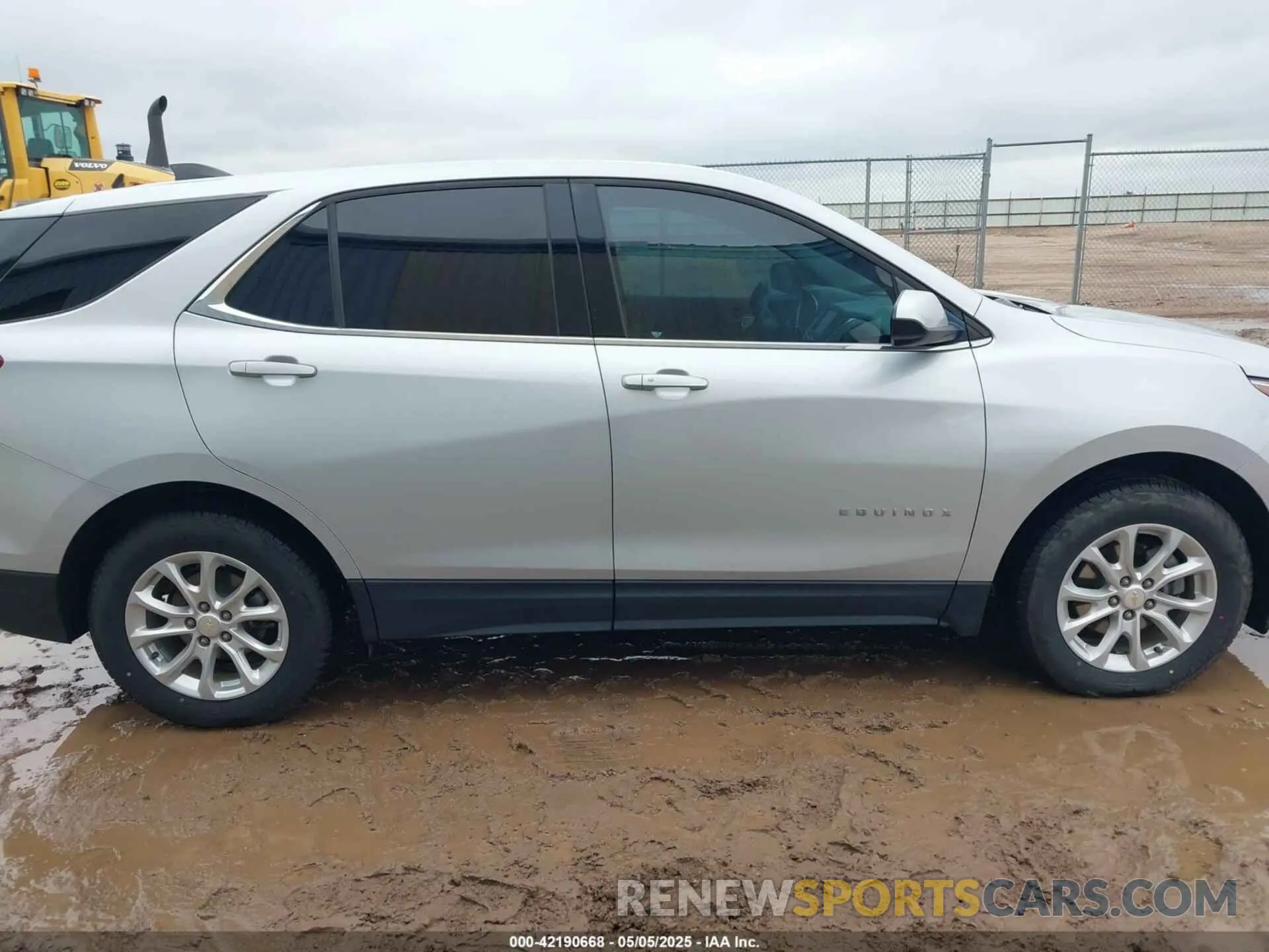 13 fotografías del automóvil dañado 2GNAXKEV4L6138871 CHEVROLET EQUINOX 2020