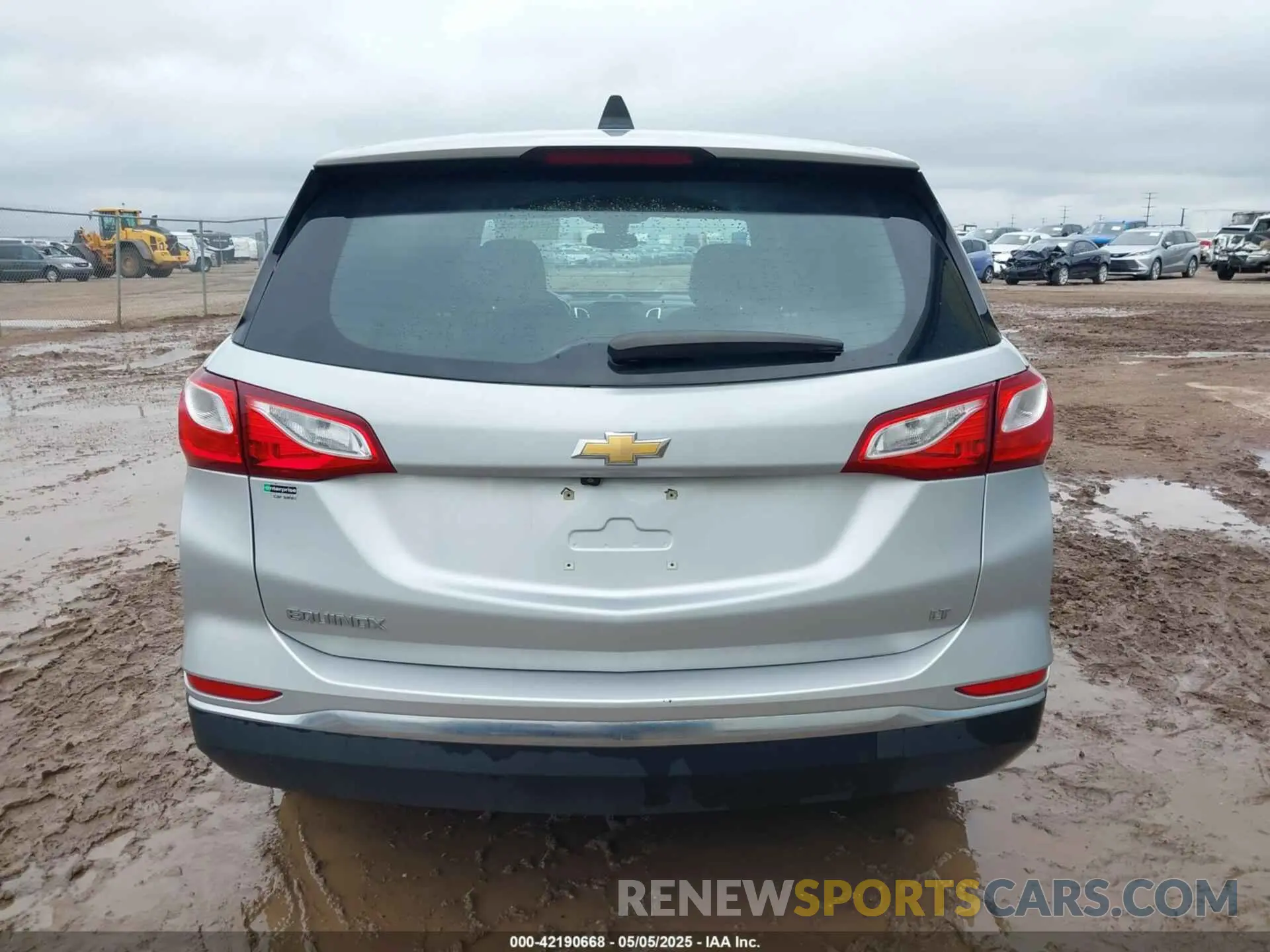 16 fotografías del automóvil dañado 2GNAXKEV4L6138871 CHEVROLET EQUINOX 2020