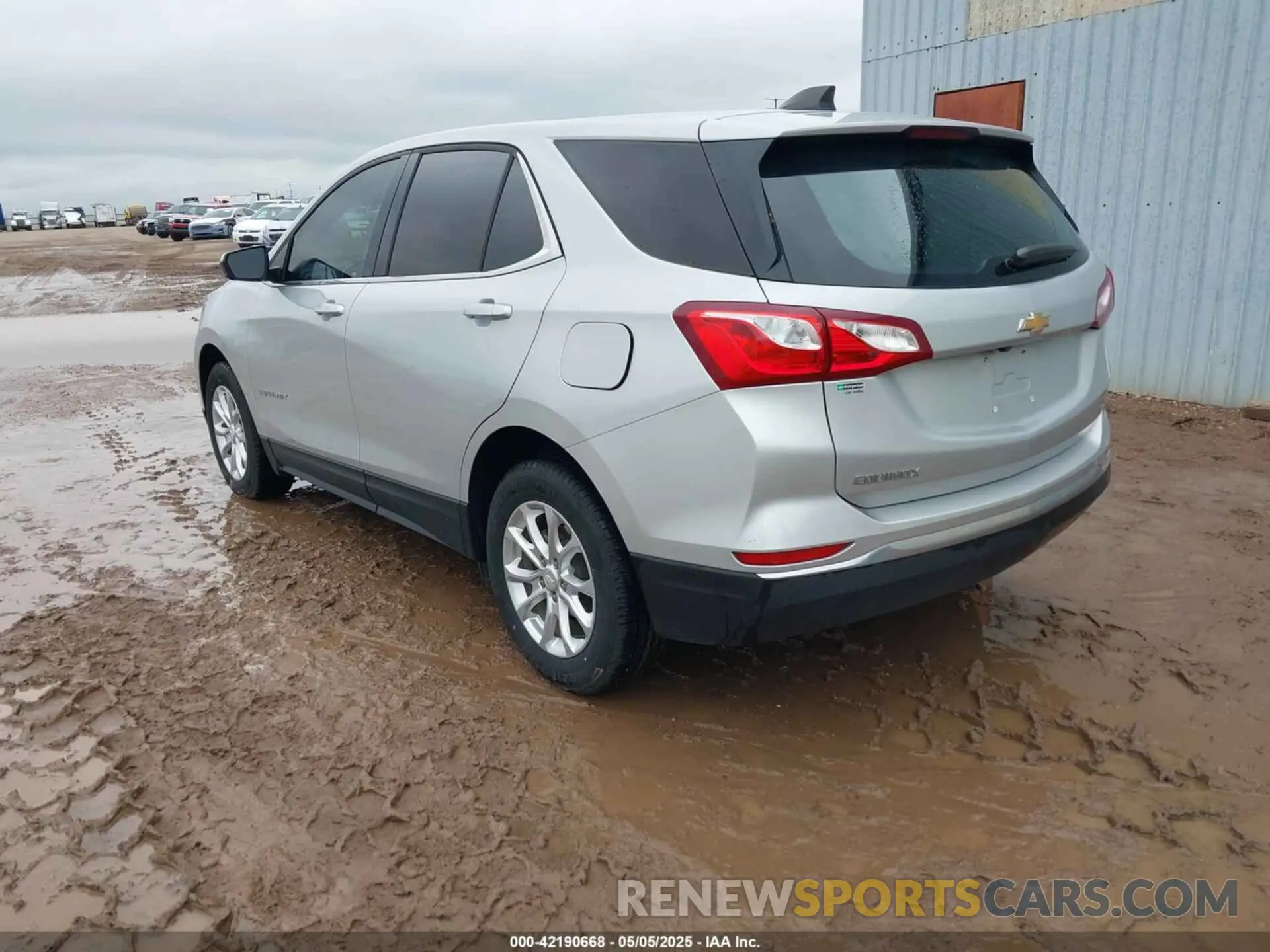 3 fotografías del automóvil dañado 2GNAXKEV4L6138871 CHEVROLET EQUINOX 2020