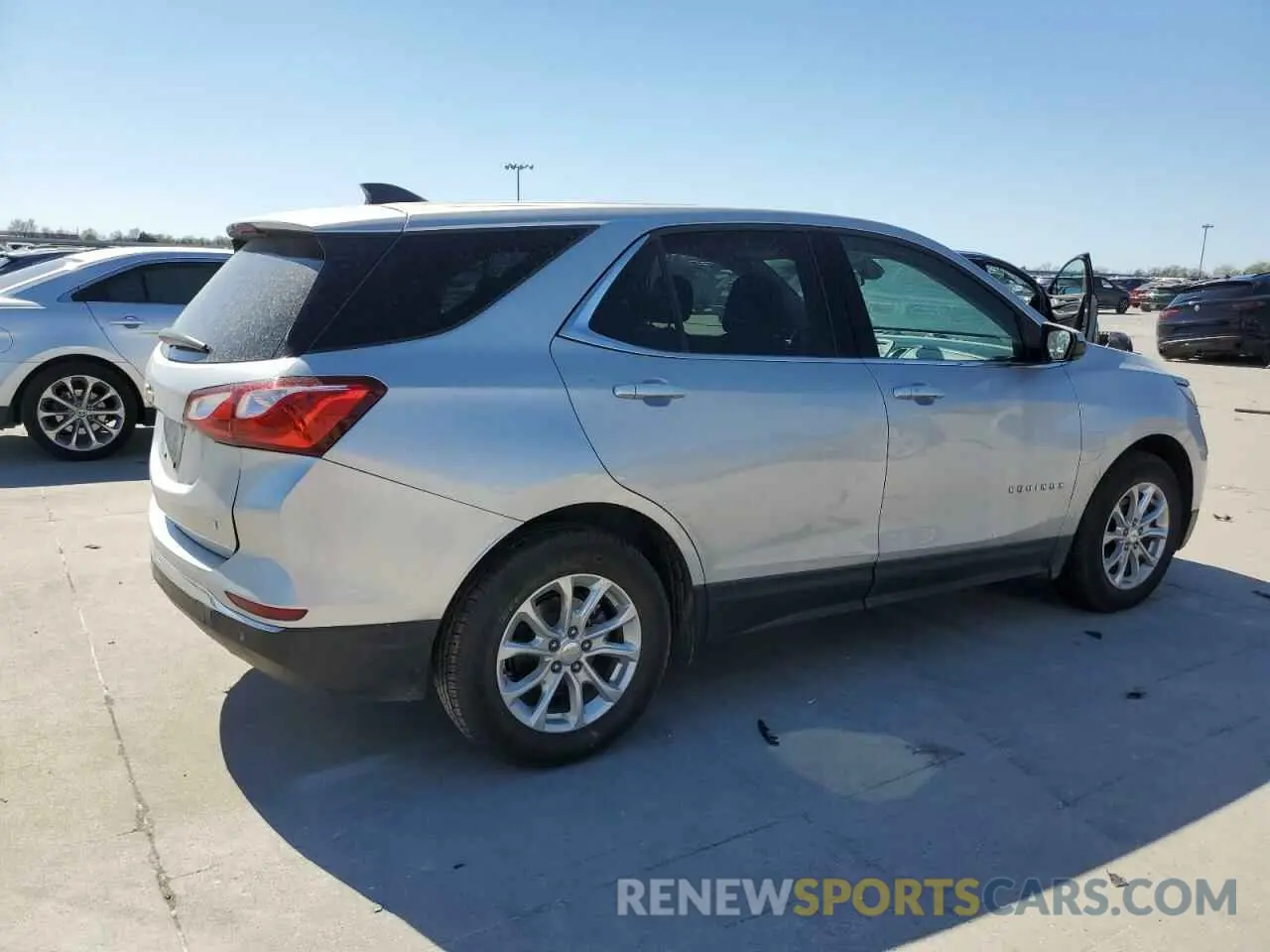 3 fotografías del automóvil dañado 2GNAXKEV4L6197063 CHEVROLET EQUINOX 2020