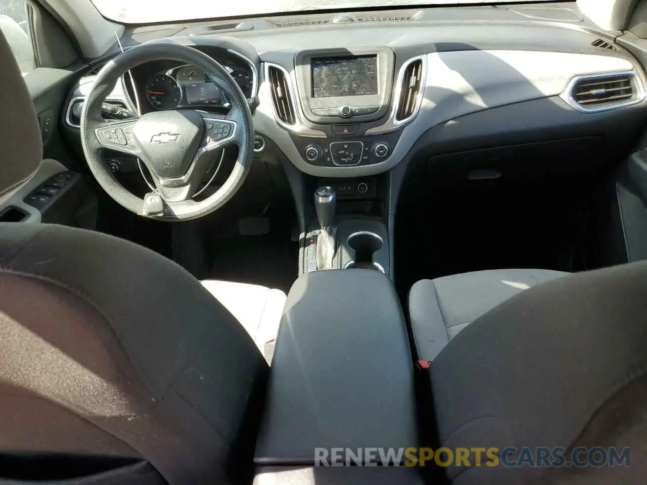 8 fotografías del automóvil dañado 2GNAXKEV4L6197063 CHEVROLET EQUINOX 2020