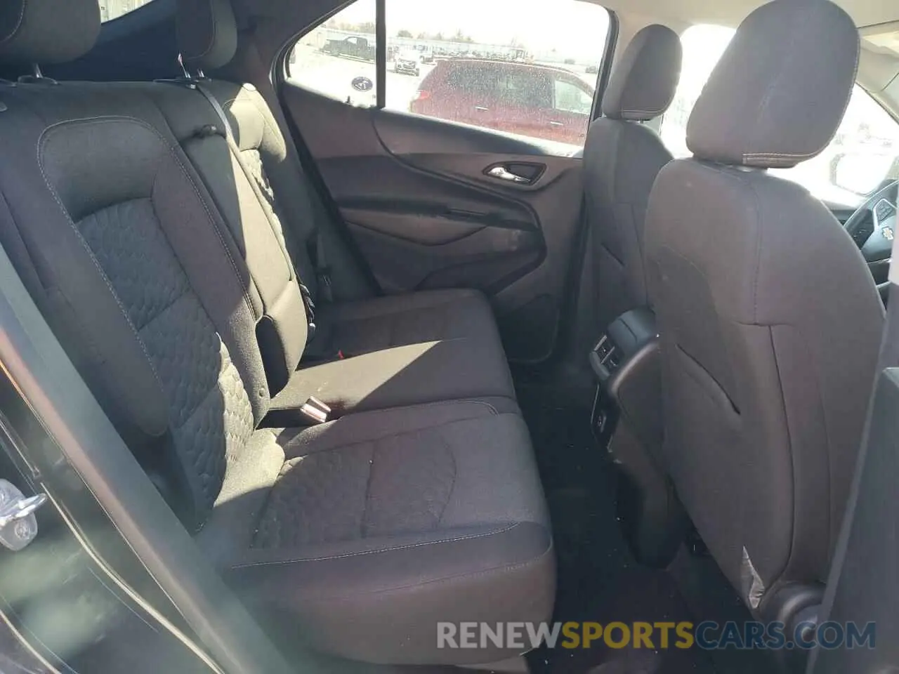 11 fotografías del automóvil dañado 2GNAXKEV4L6203895 CHEVROLET EQUINOX 2020