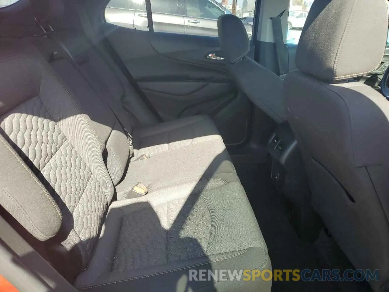10 fotografías del automóvil dañado 2GNAXKEV4L6222074 CHEVROLET EQUINOX 2020