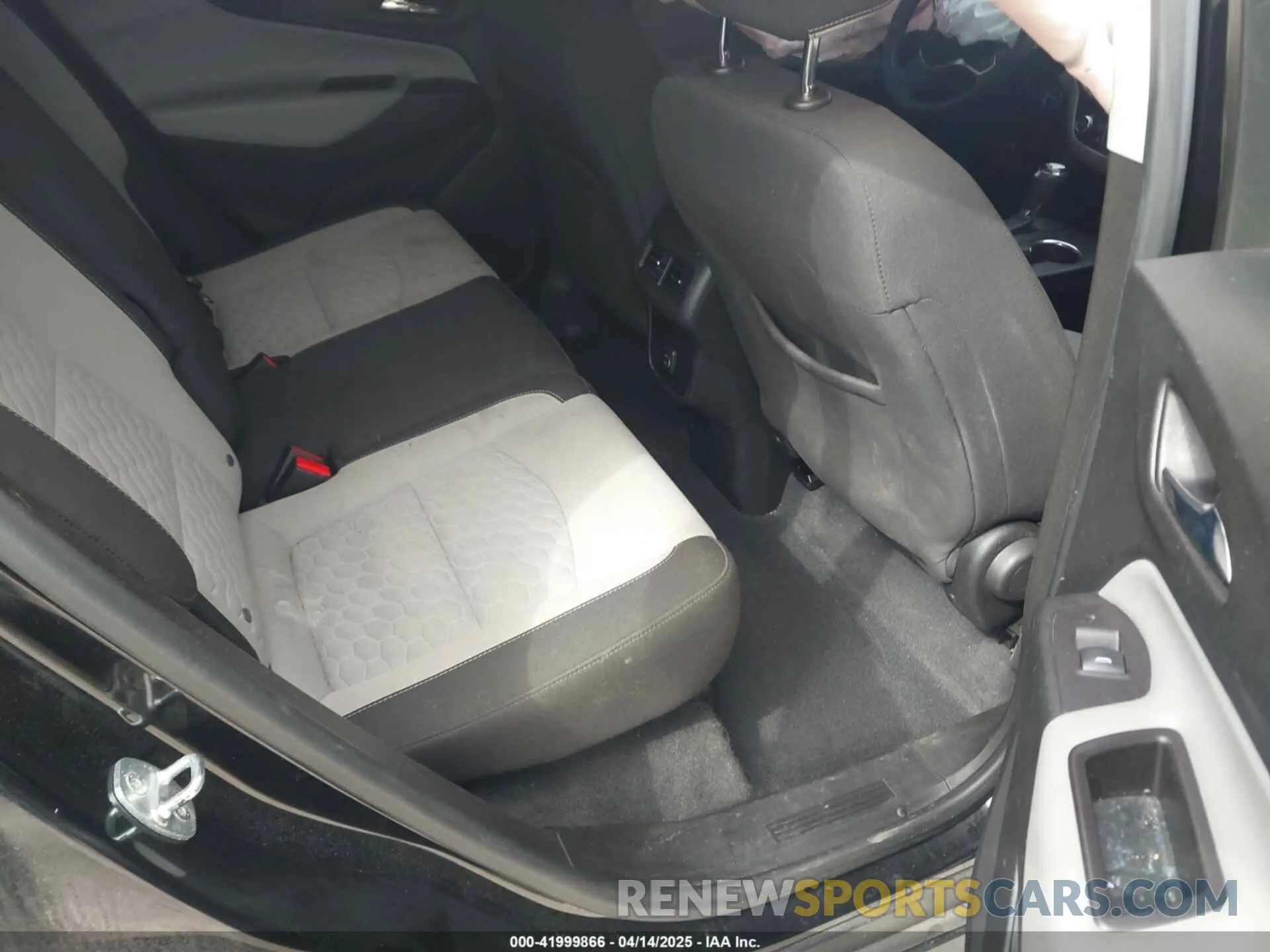 8 fotografías del automóvil dañado 2GNAXKEV5L6186282 CHEVROLET EQUINOX 2020