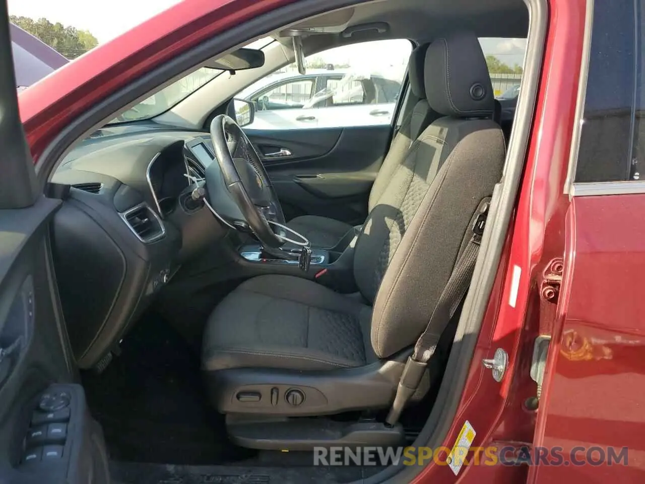 7 fotografías del automóvil dañado 2GNAXKEV5L6211763 CHEVROLET EQUINOX 2020