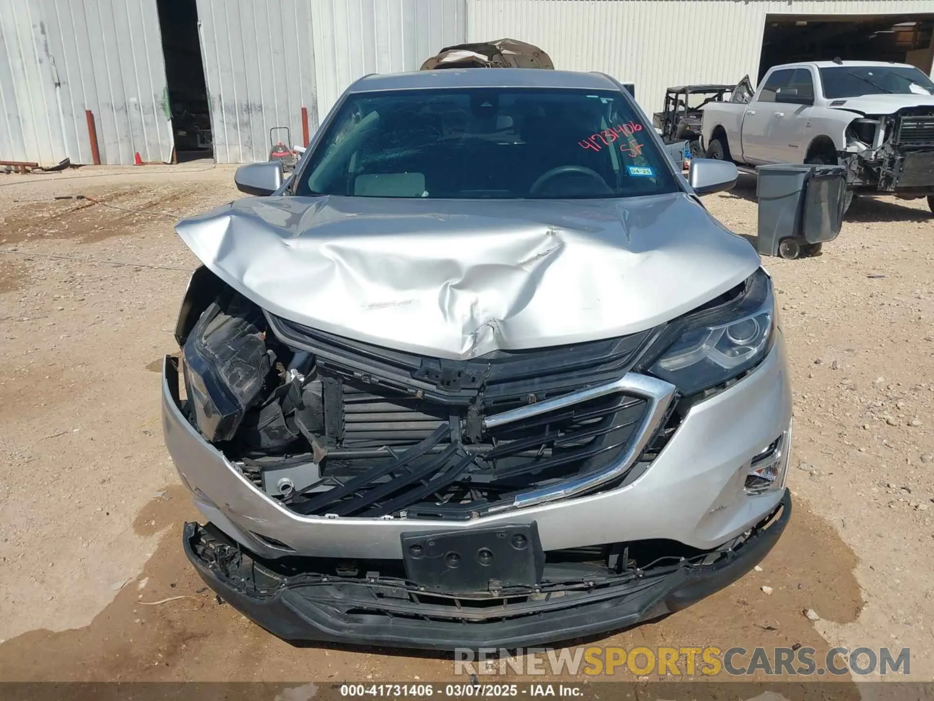 12 fotografías del automóvil dañado 2GNAXKEV5L6235688 CHEVROLET EQUINOX 2020