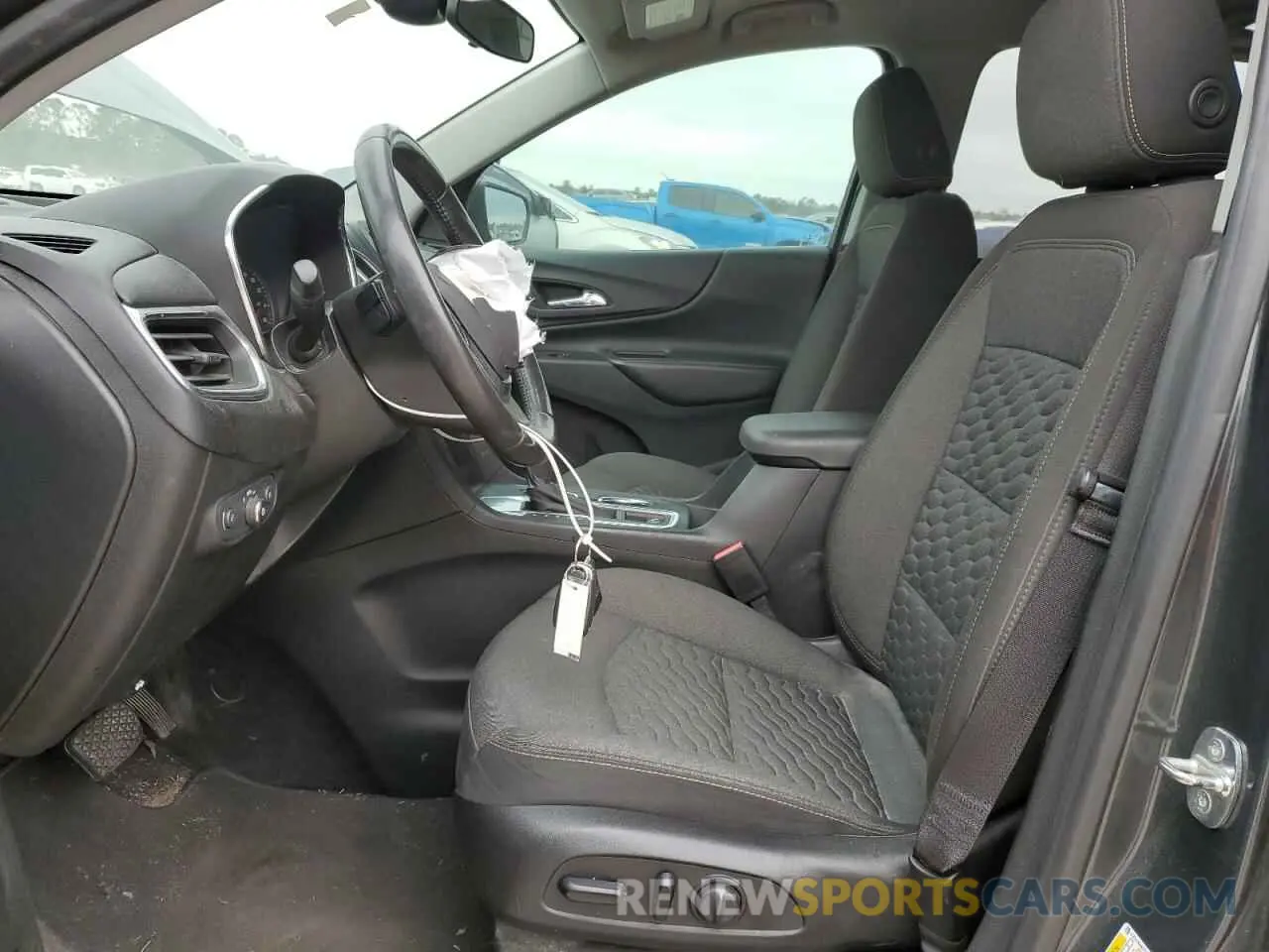 7 fotografías del automóvil dañado 2GNAXKEV5L6275964 CHEVROLET EQUINOX 2020